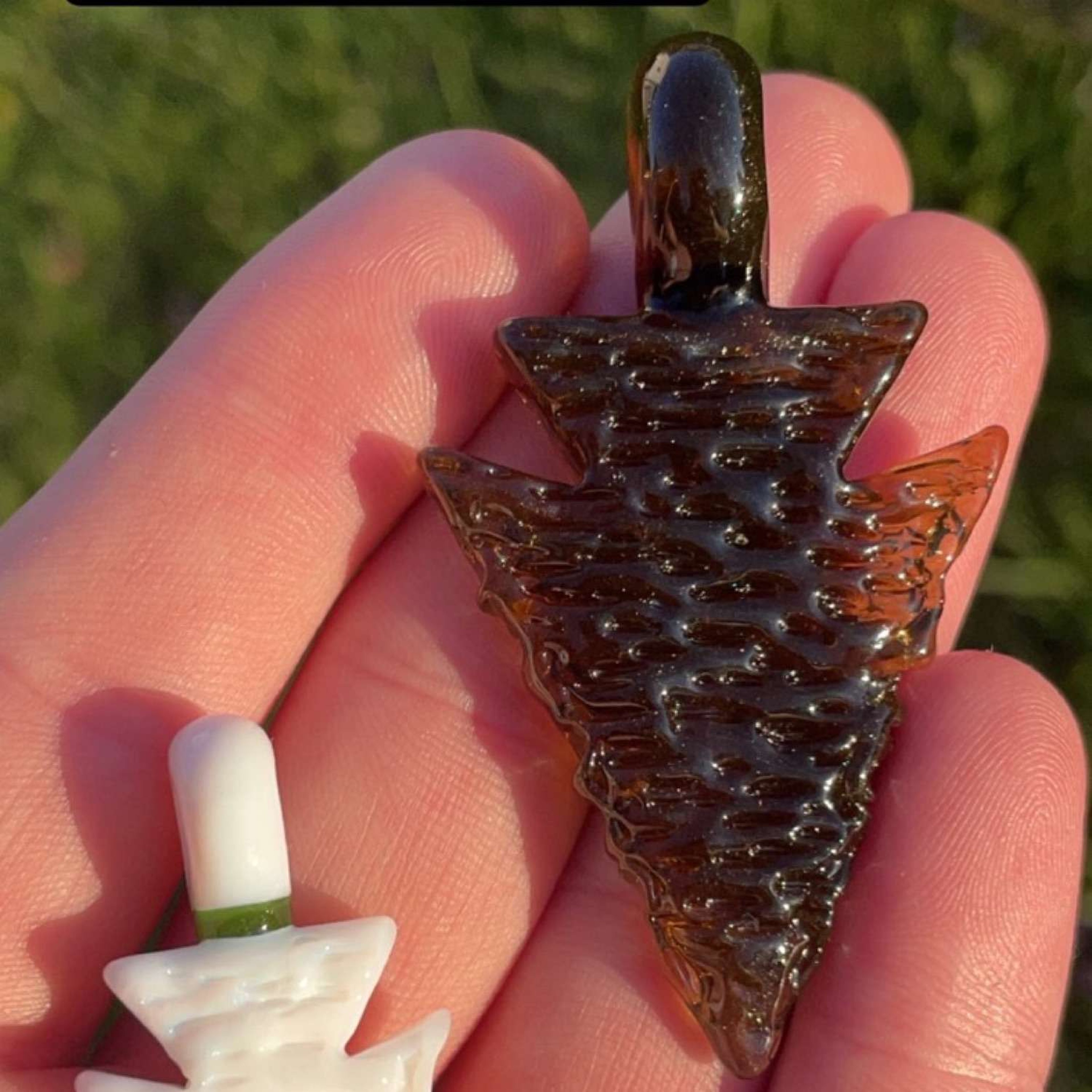 Preview pic of Elksthatrun Arrowhead pendant