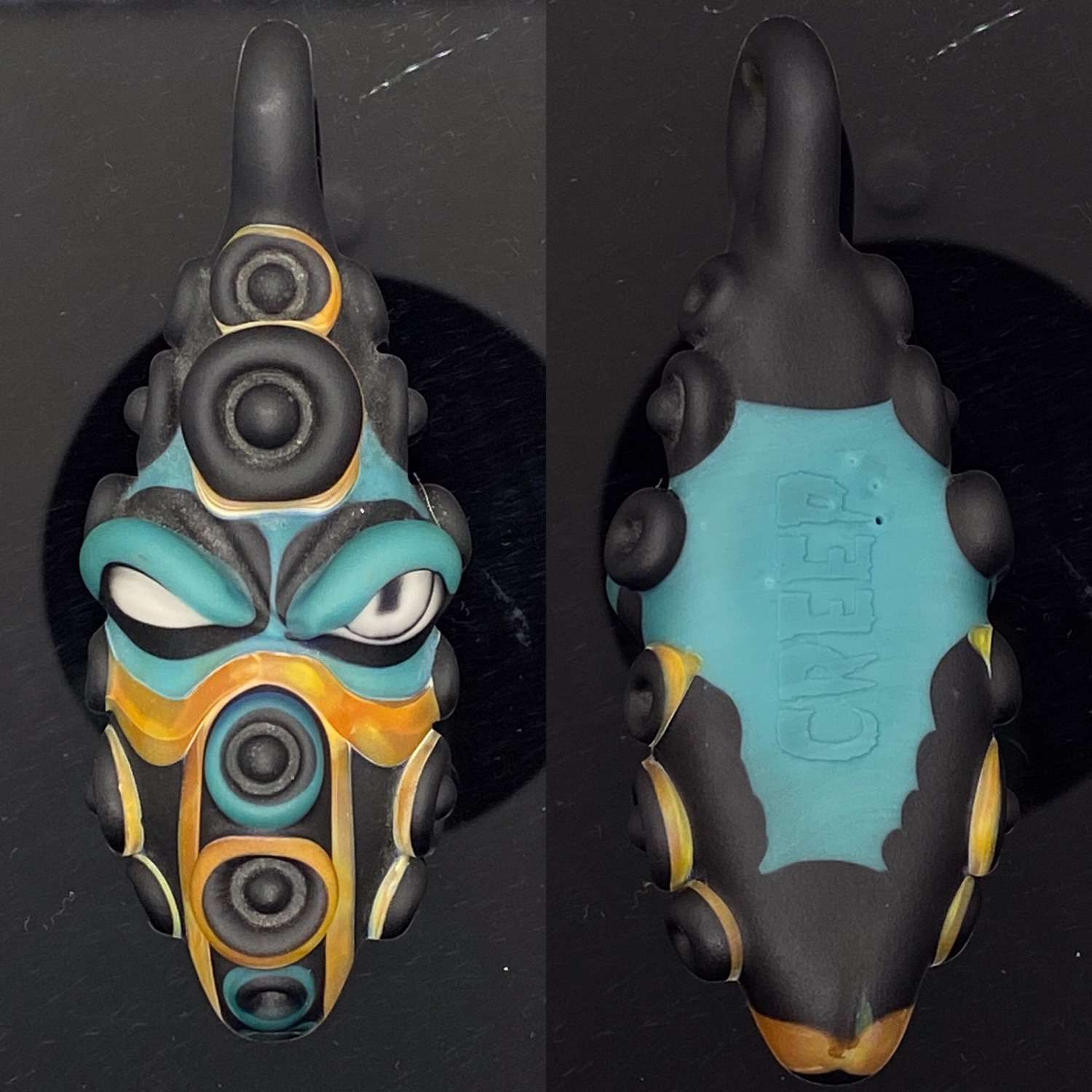Preview pic of Gas mask totem bird 