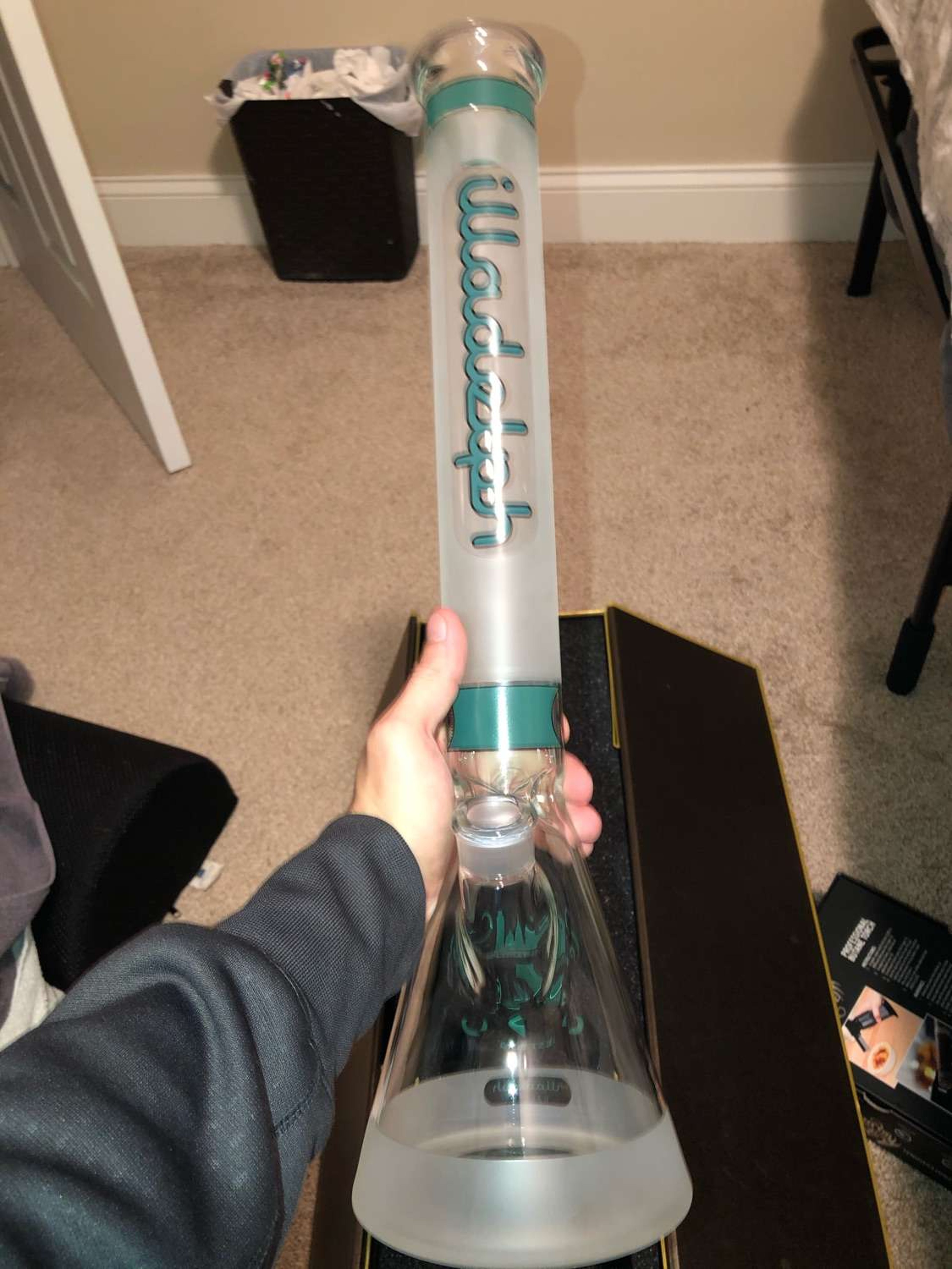 19 inch Medium 5mm Illadelph Frosted Teal Beaker image 0