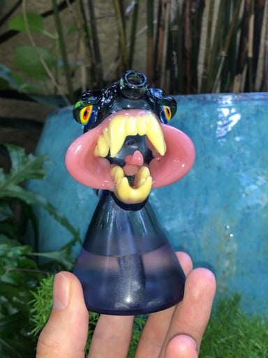 Preview pic of Elbo open mouth raptor