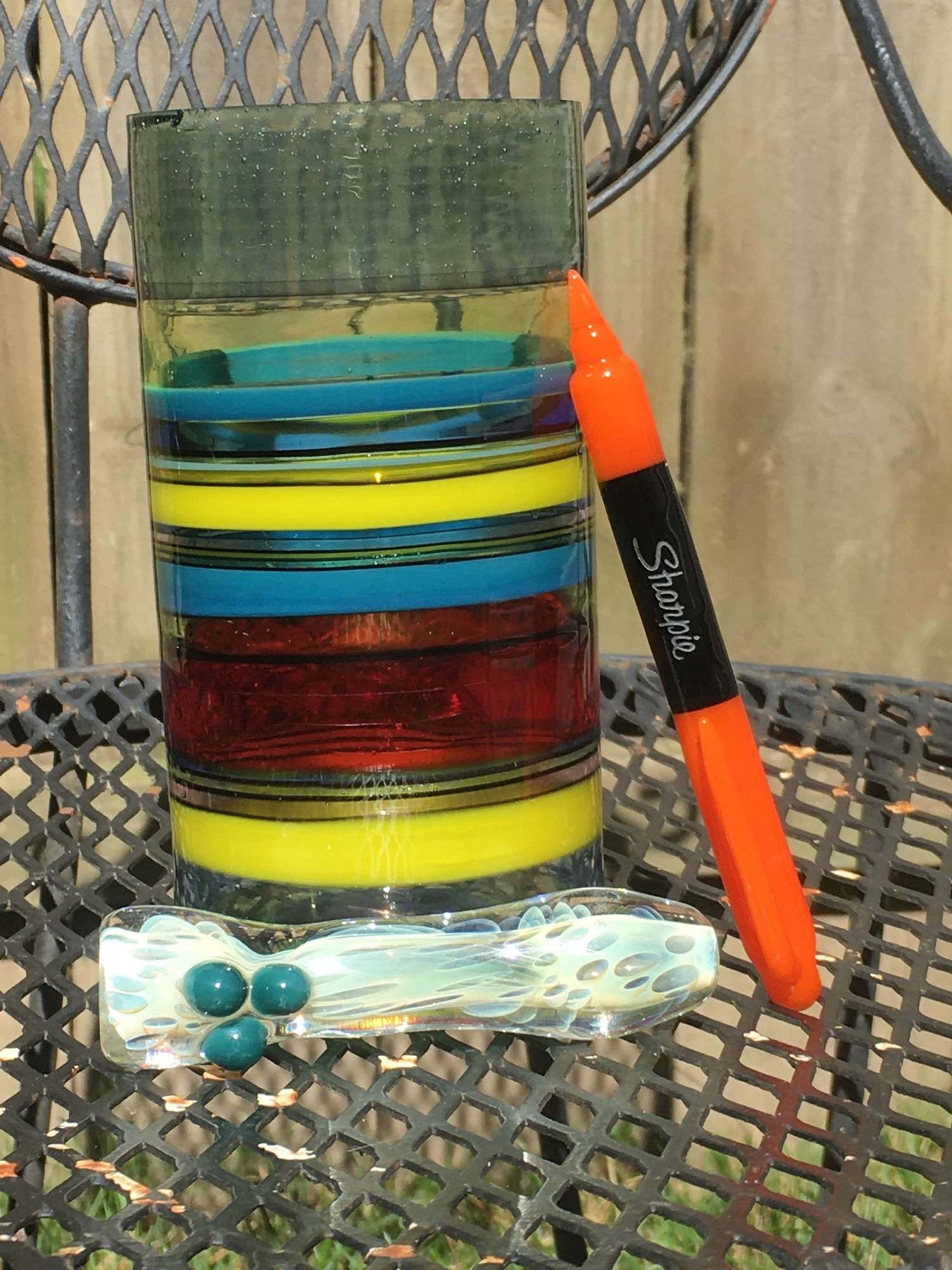 Preview pic of Rone Glass CFL cup, 3/71 chisel tip sharpie dabber, oneie