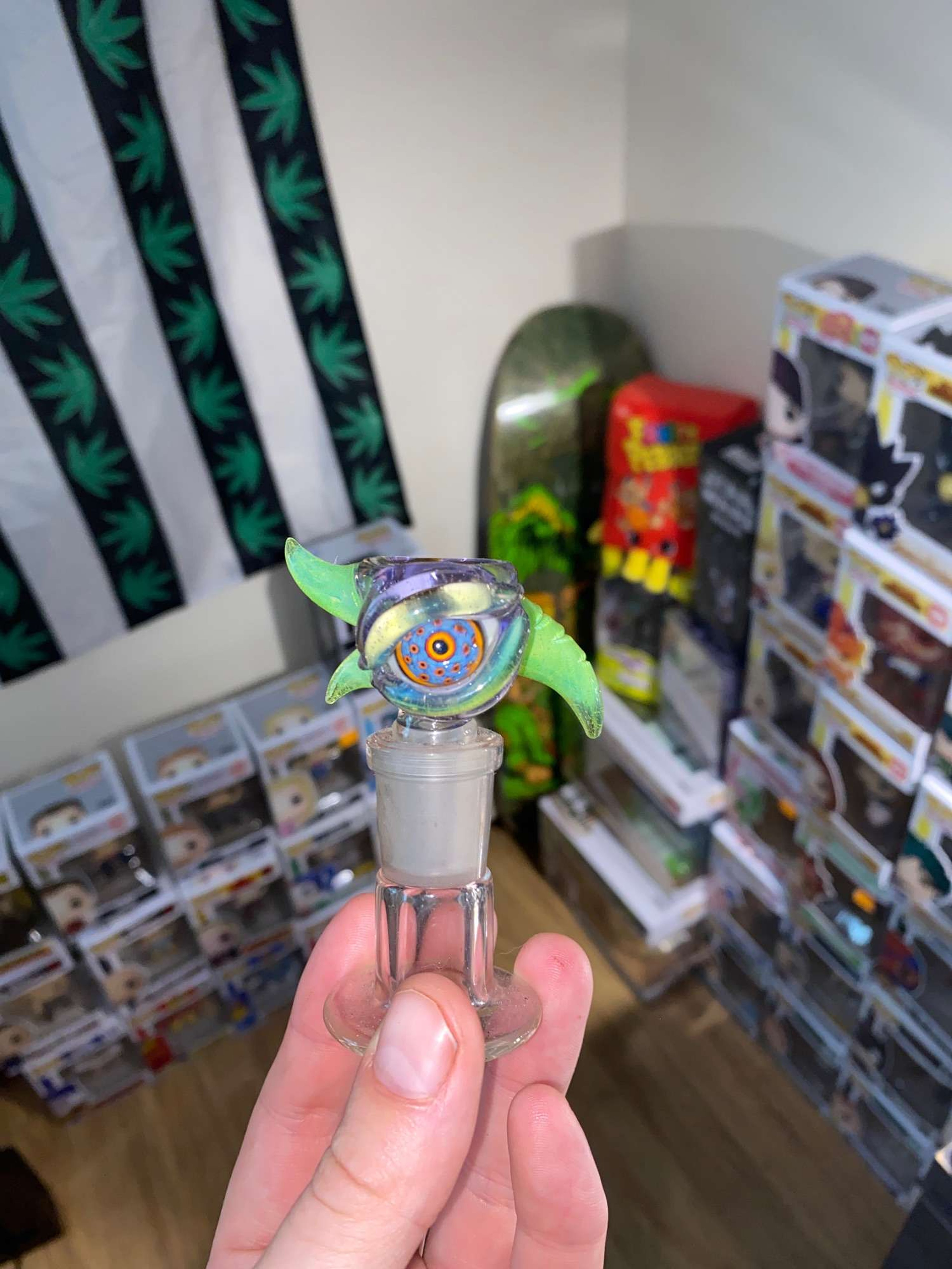 Preview pic of 14mm single hole mayko glass slide