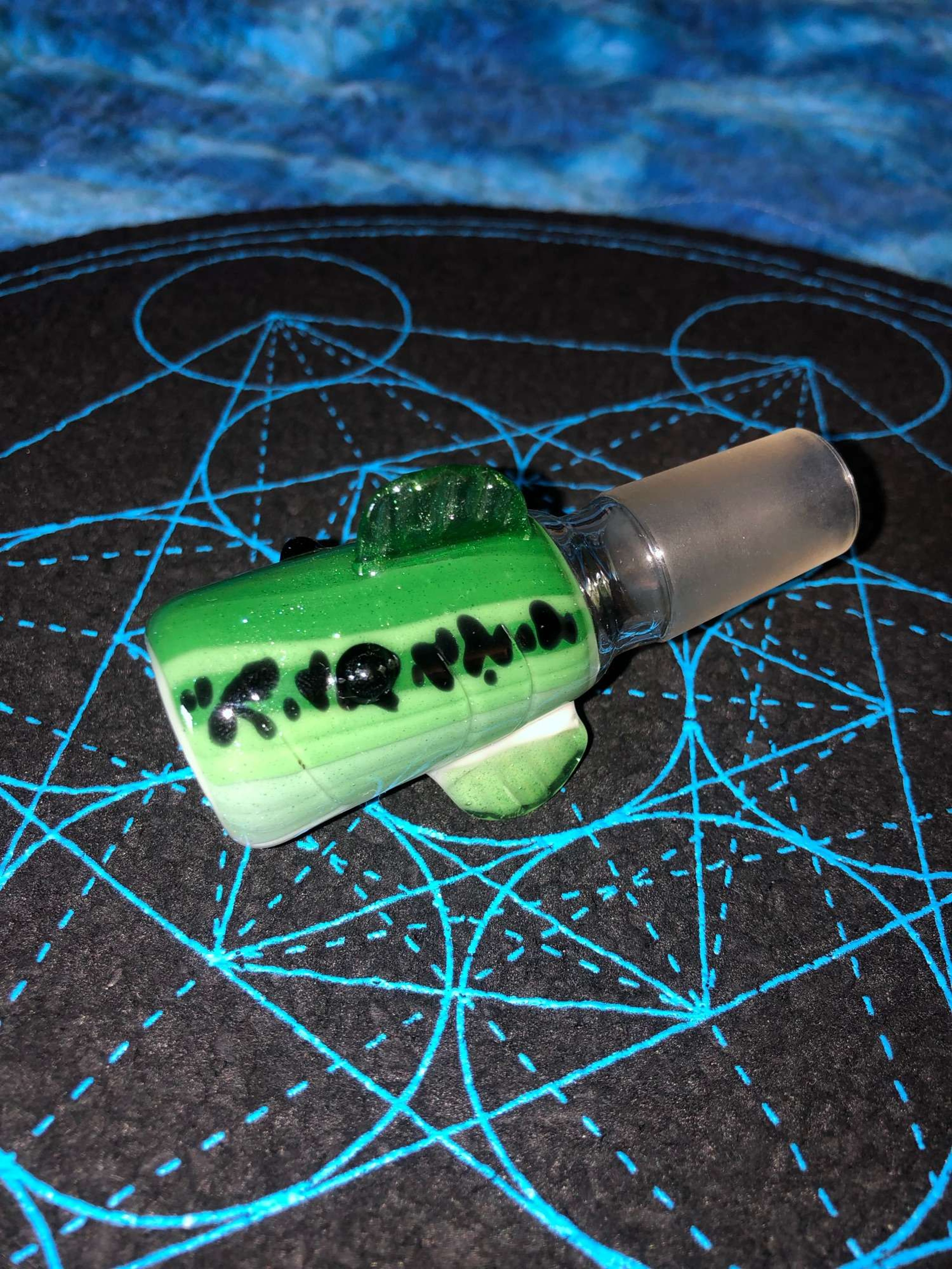 Preview pic of 603glass Largemouth Bass Slide 