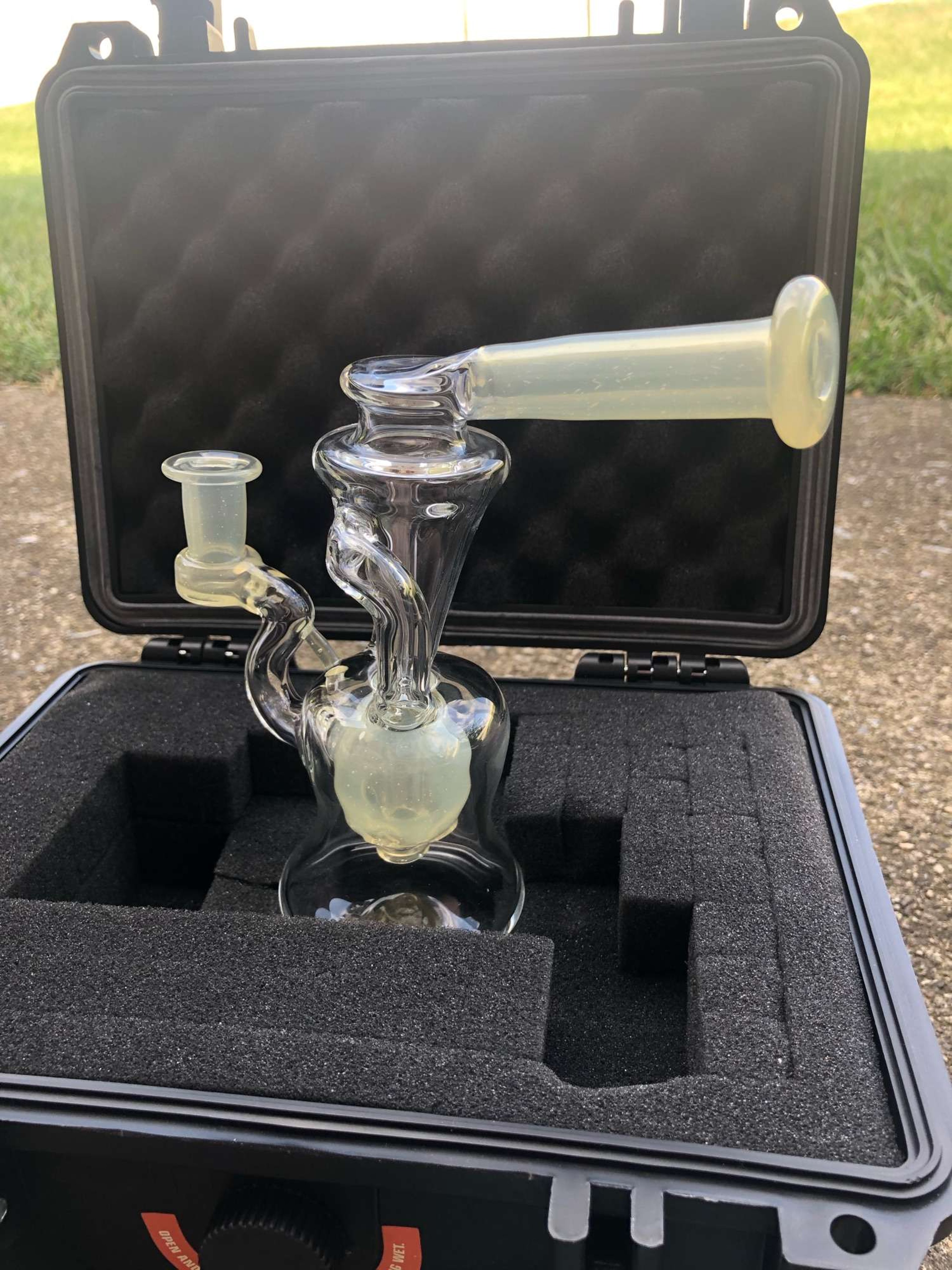Preview pic of CFL recycler 