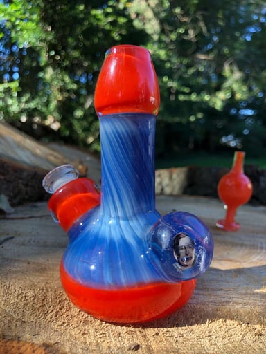 Preview pic of Stephen Hawking mini-tube