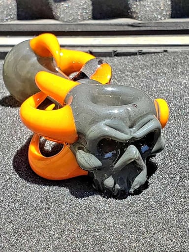 Preview pic of Grime Glass skull pipe