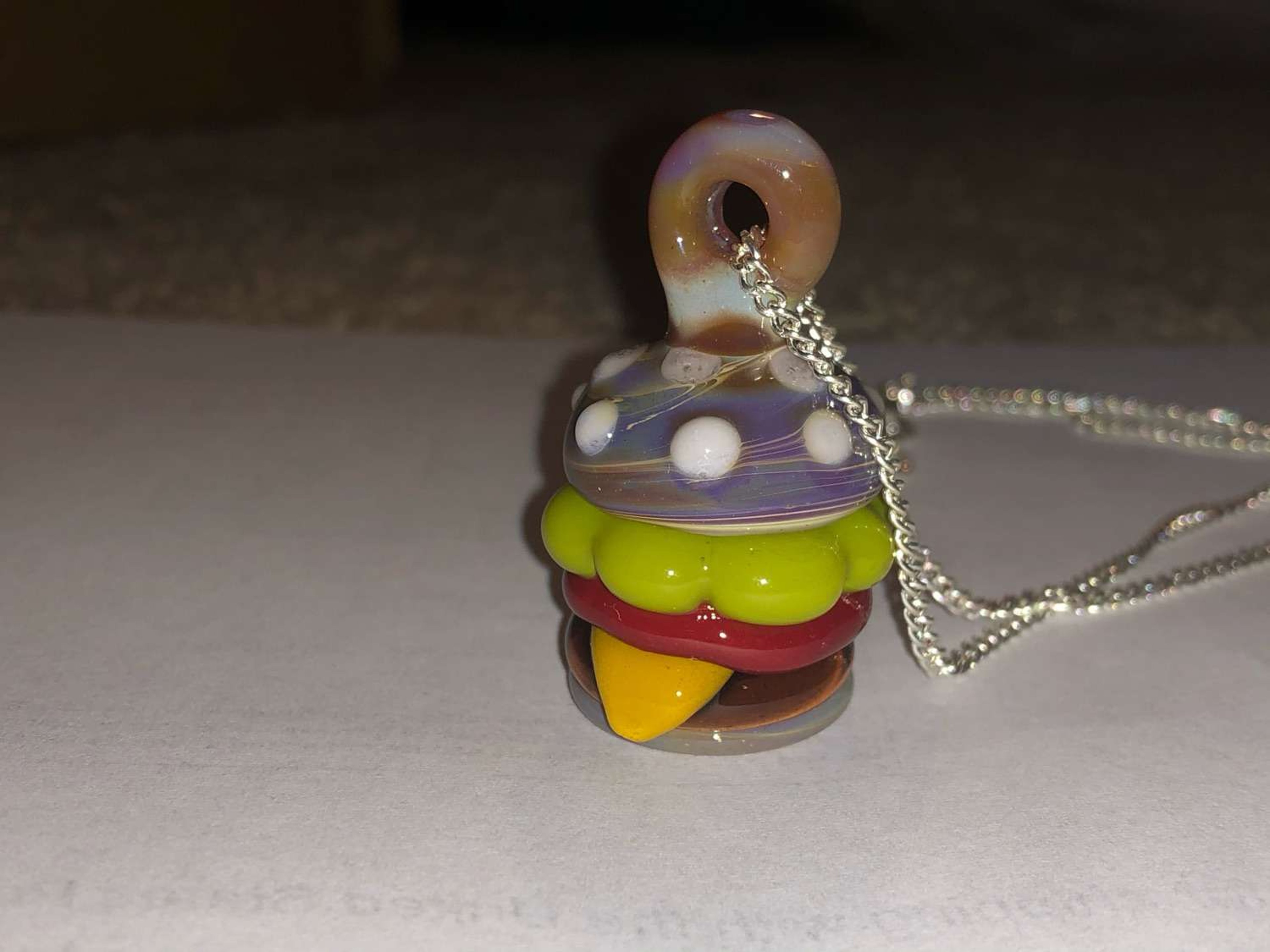 Preview pic of burger pemdent comes with chain