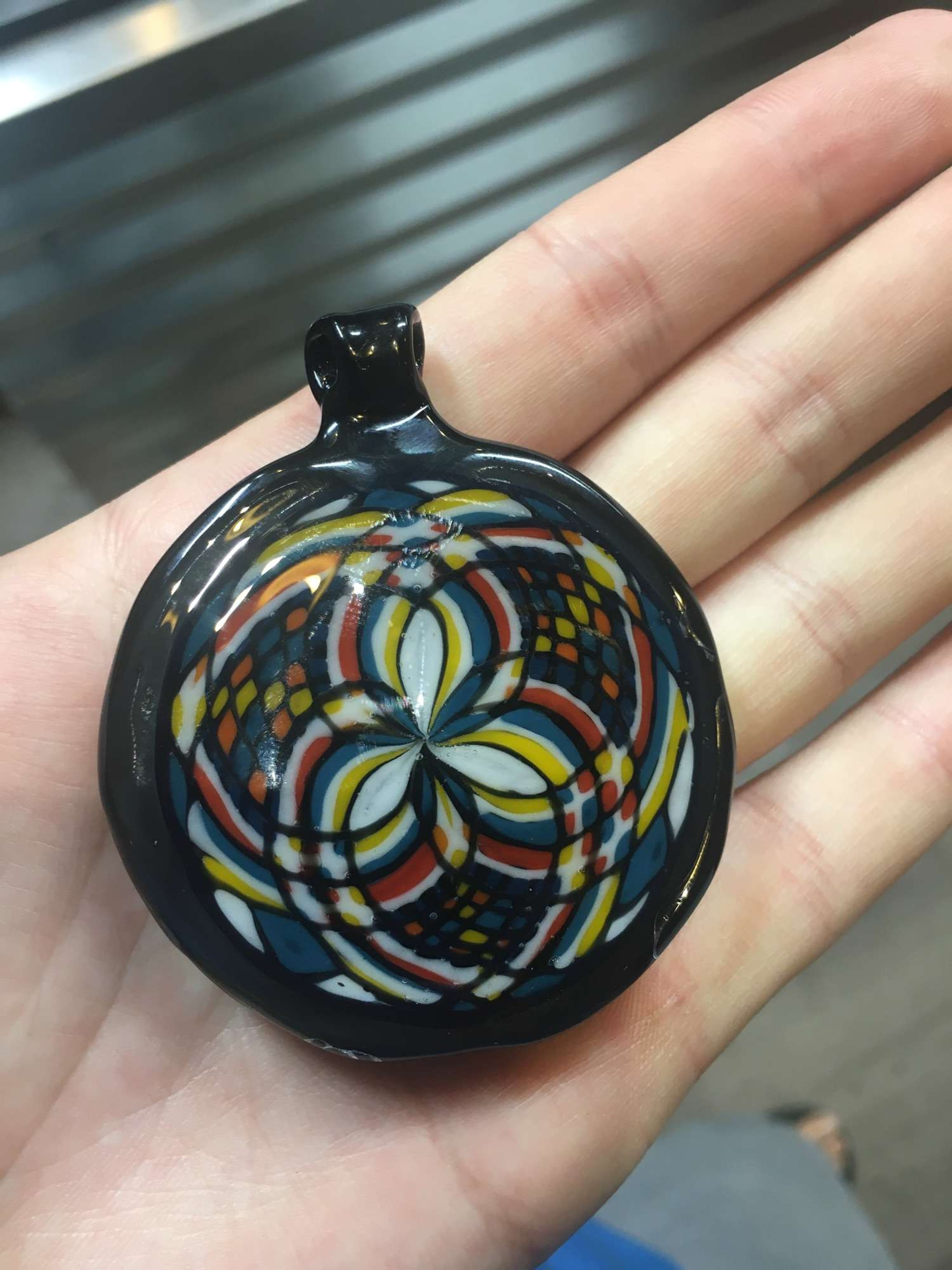 Preview pic of Fillacello pendant 