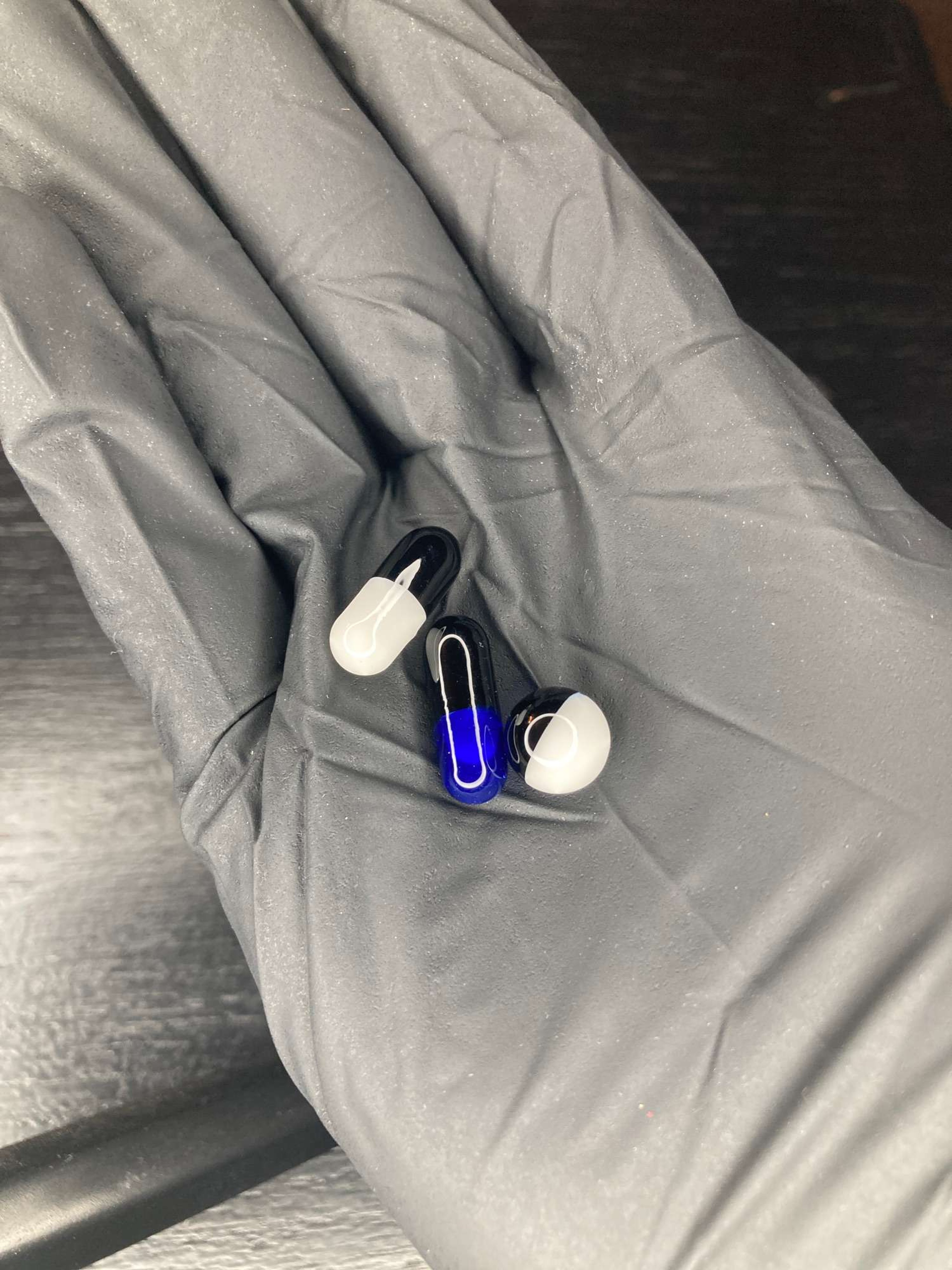 Preview pic of Neutrino glass pillars & valve 