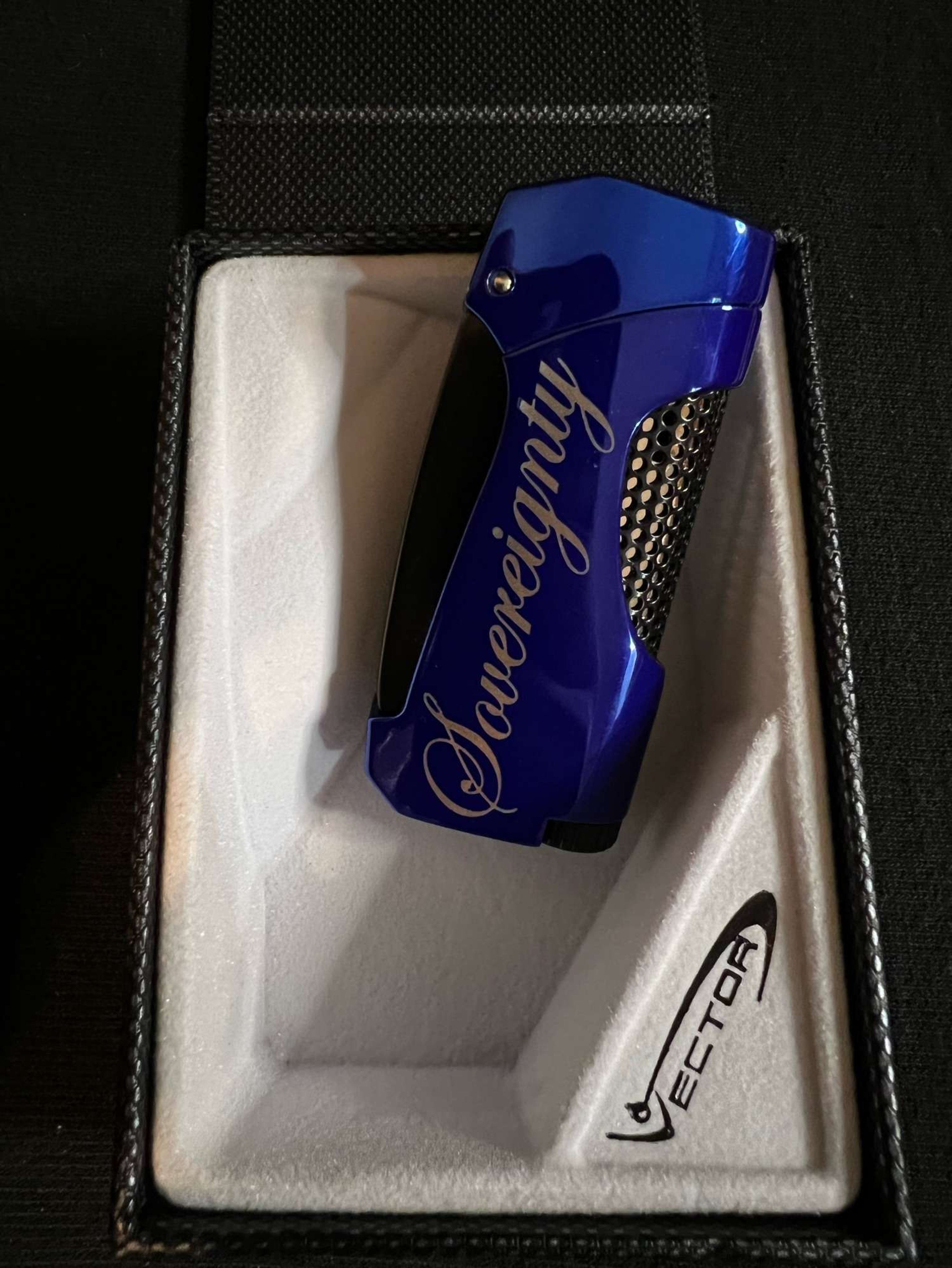 Preview pic of Sovereignty Single Flame Vector