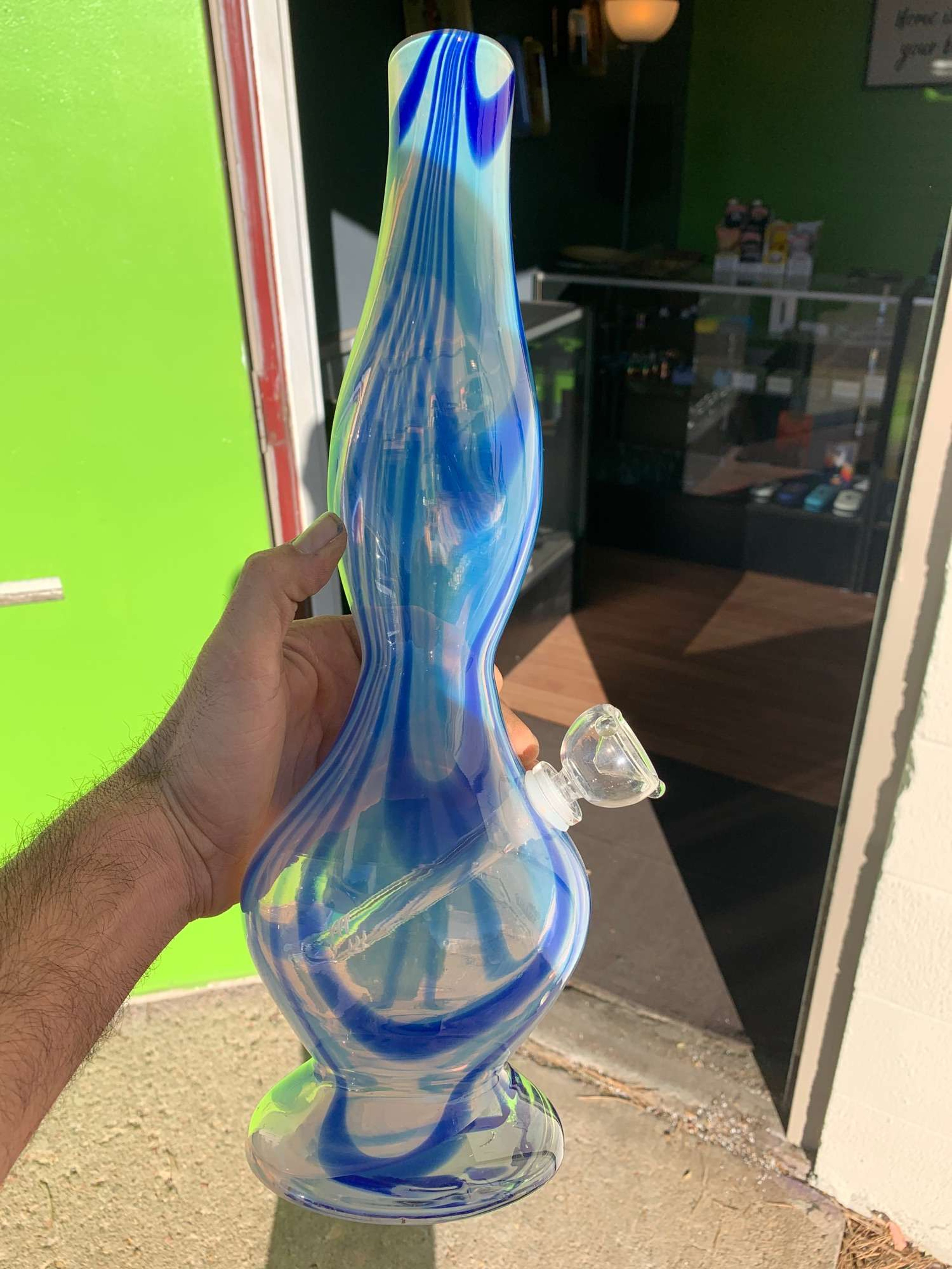 Preview pic of Vase bong