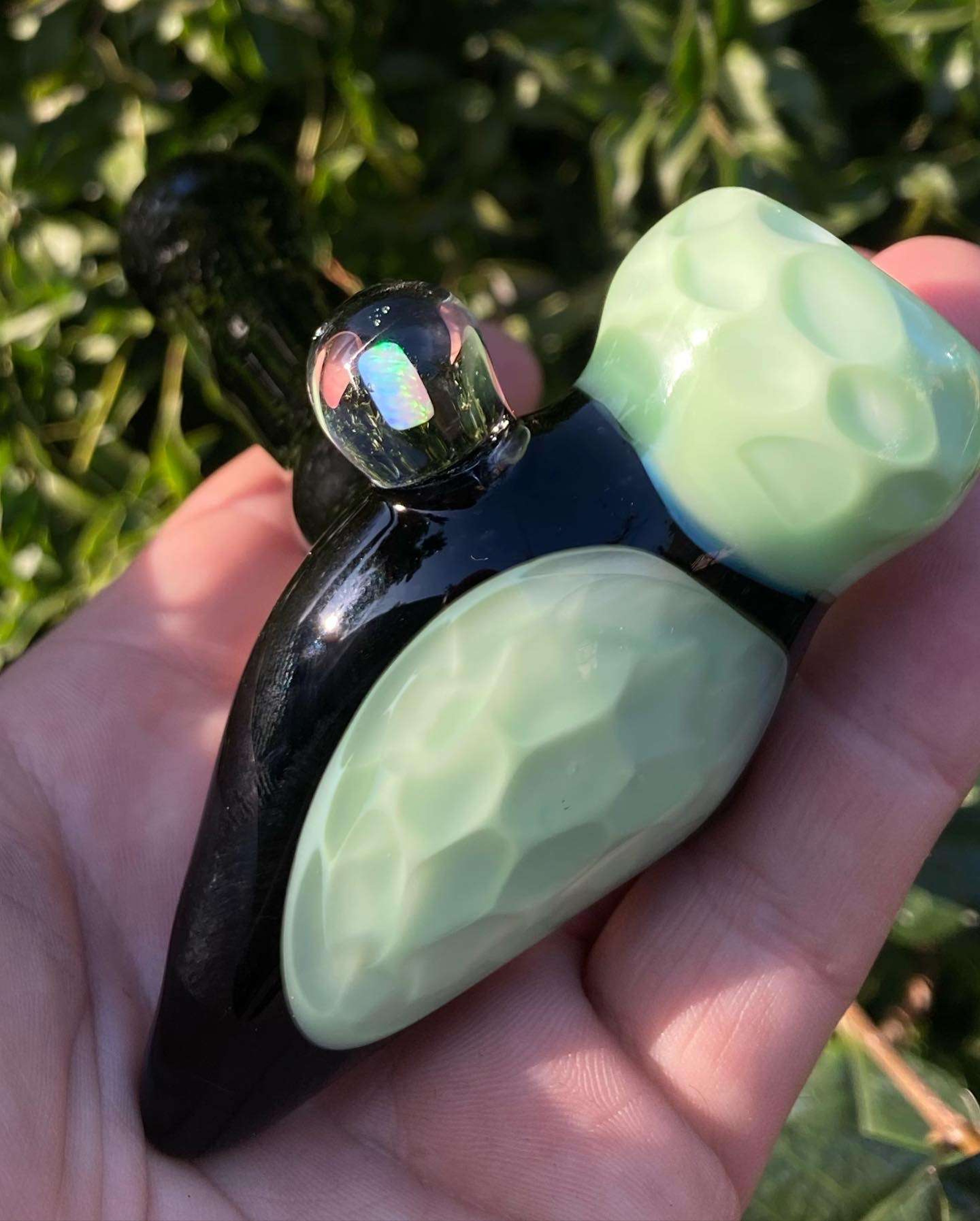 Preview pic of Black and green honeycomb pipe