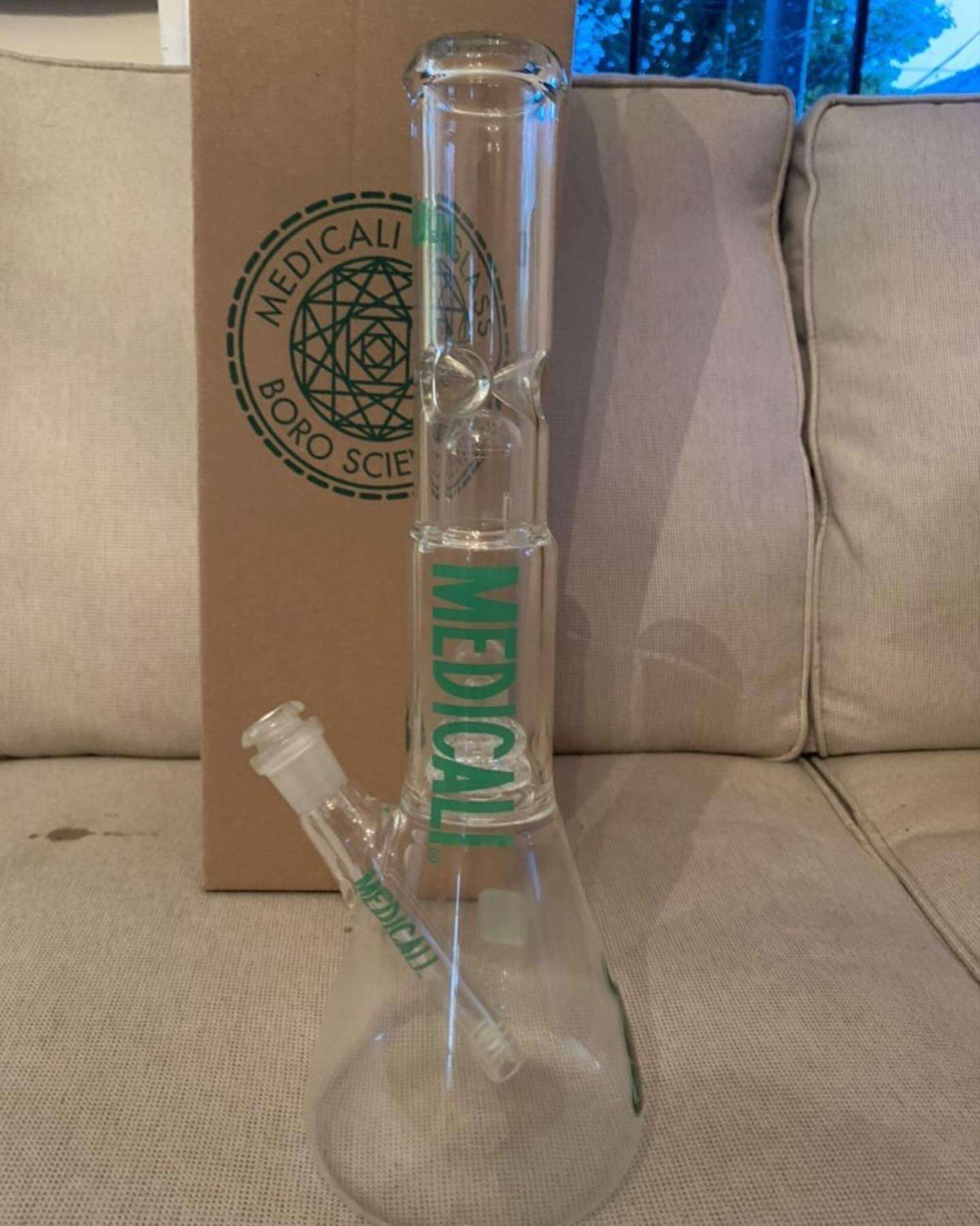 Preview pic of medicali beaker