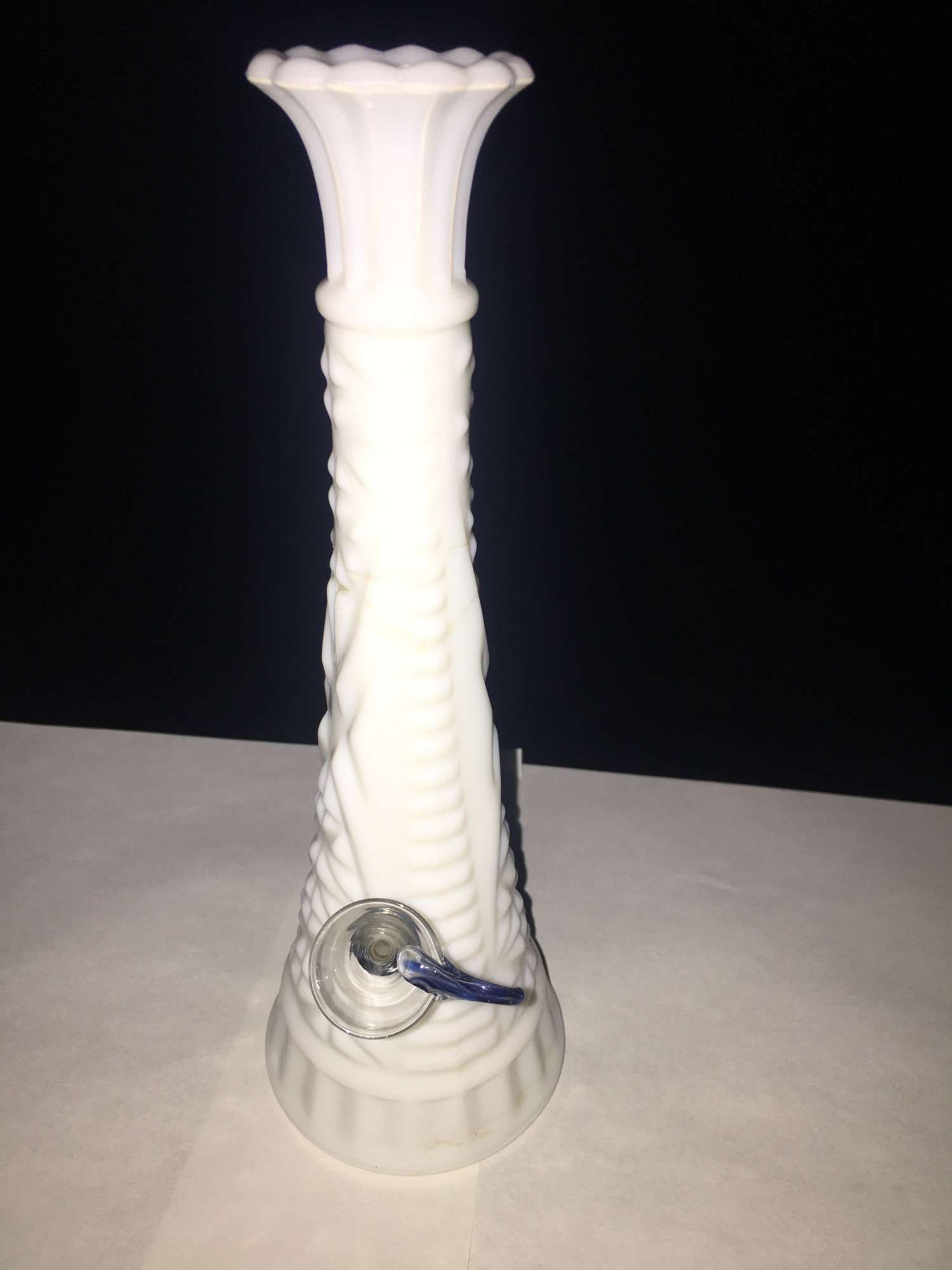 White knight piece image 0
