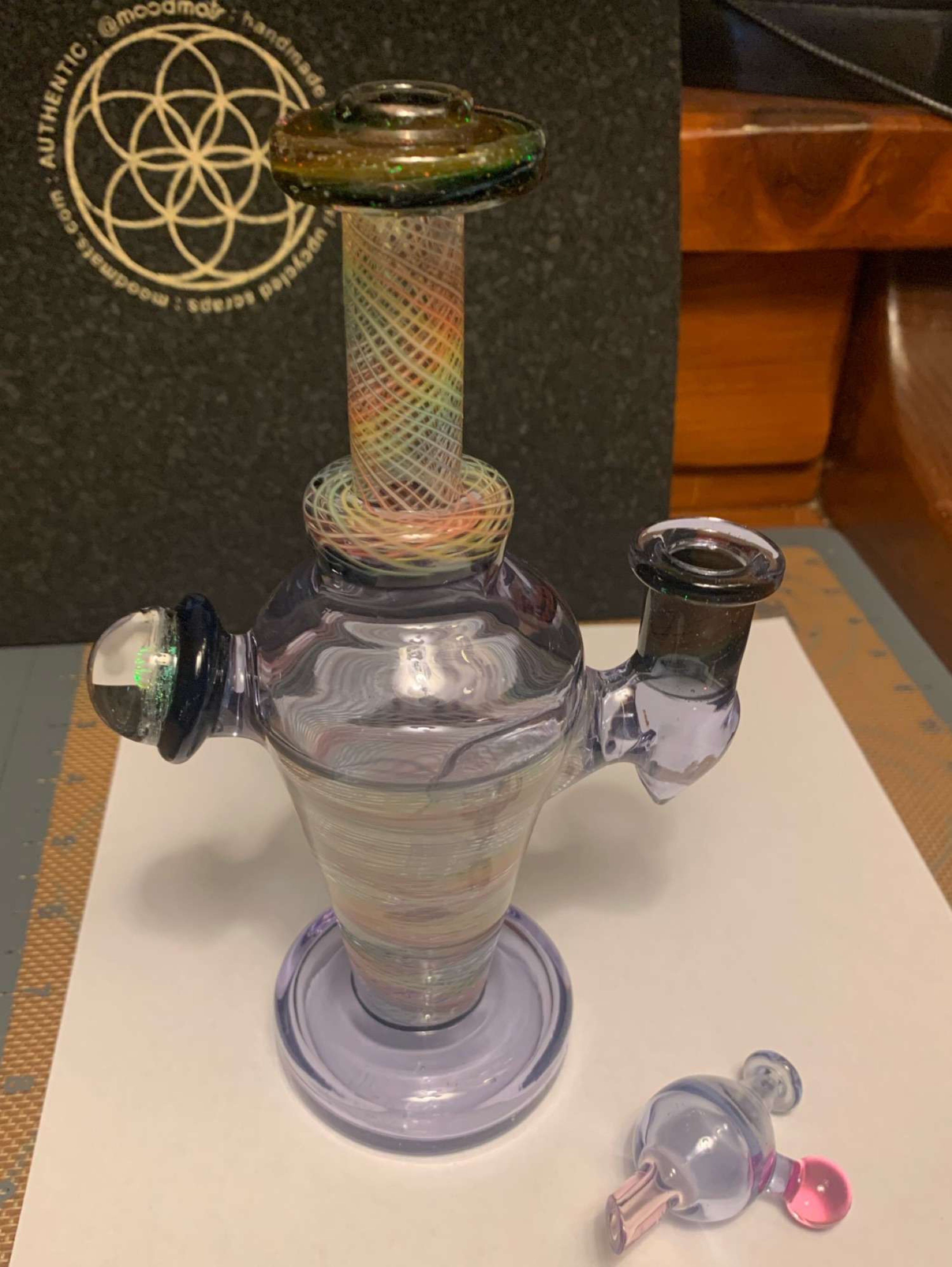 2017 cfl color changin whit v Venetian style banger hanger with matching bubble cap image 0
