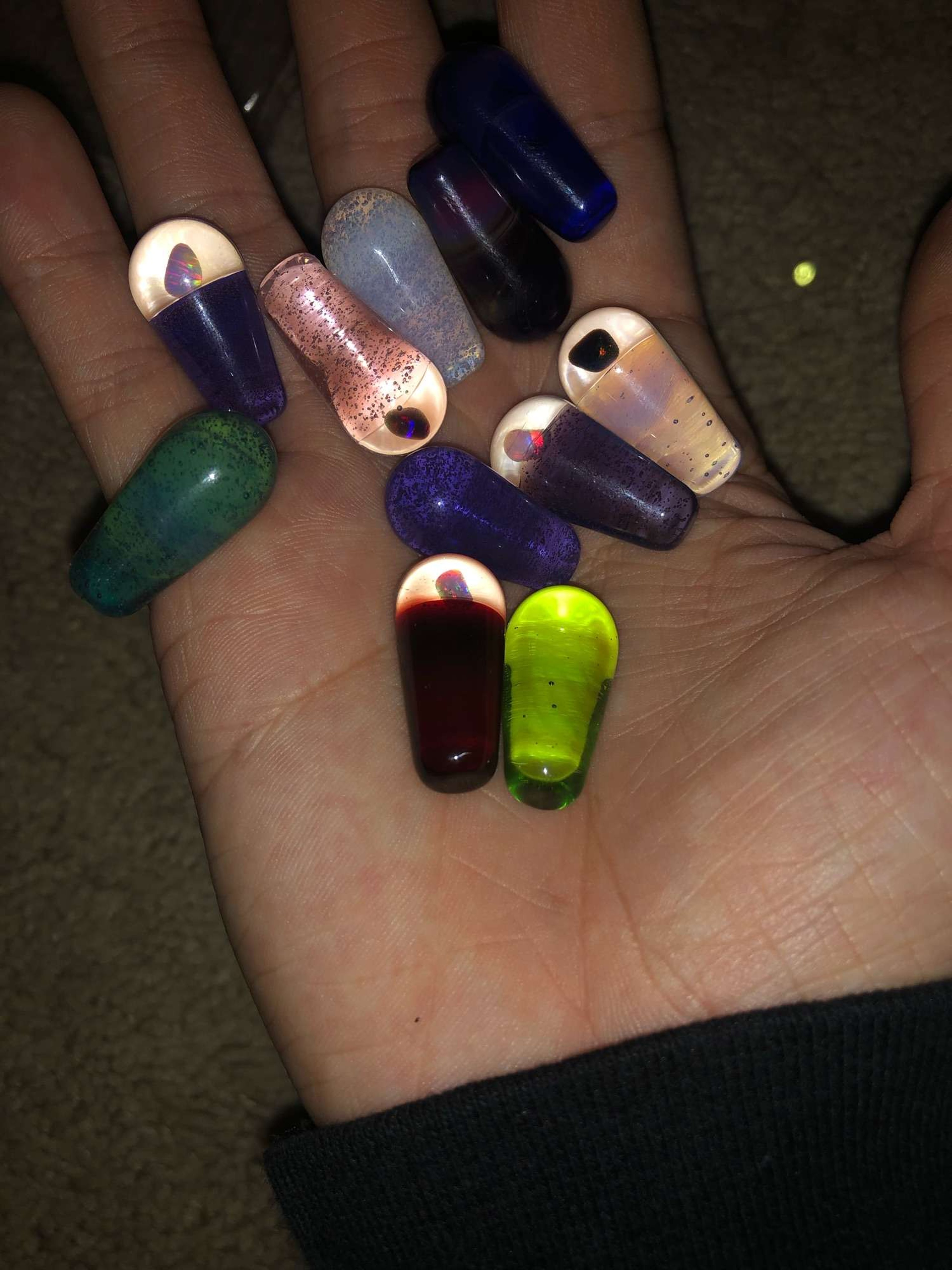 Preview pic of puffco pro plugs with matching pearl