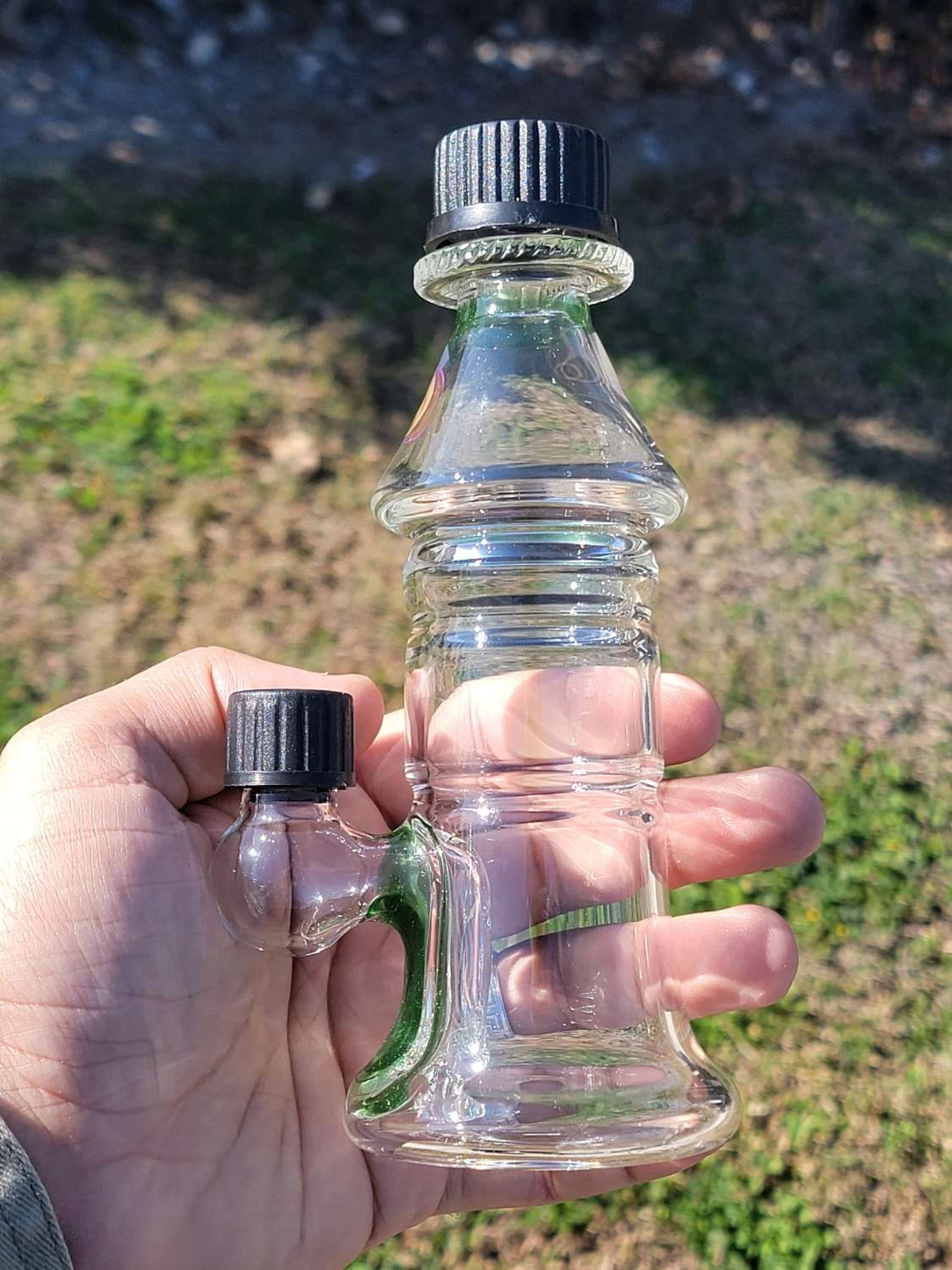 Moocah Glass- Color Accent Gil Seal Bottle Rig- Green image 0
