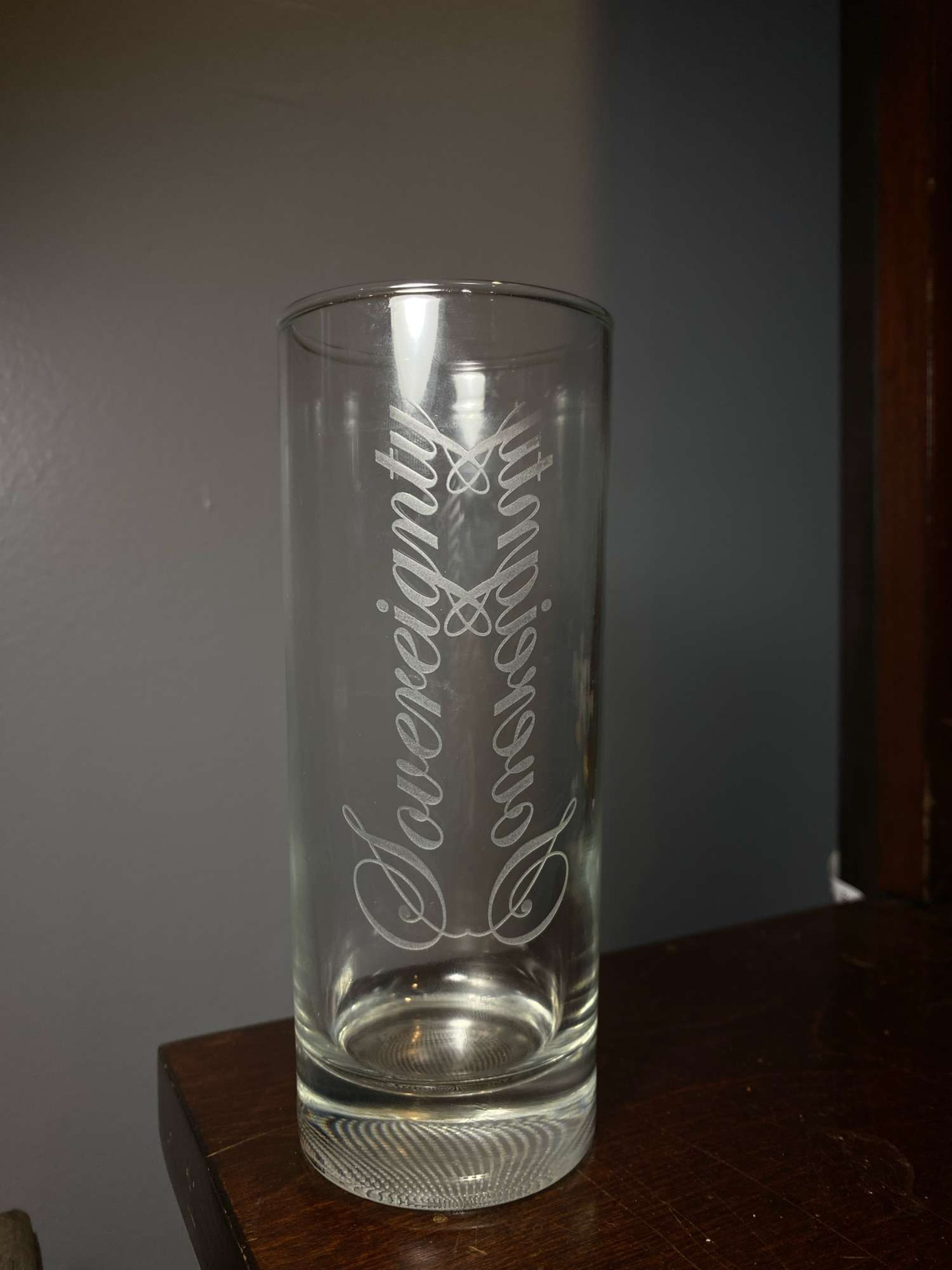 Preview pic of Sovereignty Drinking Glass Retti Blasted 