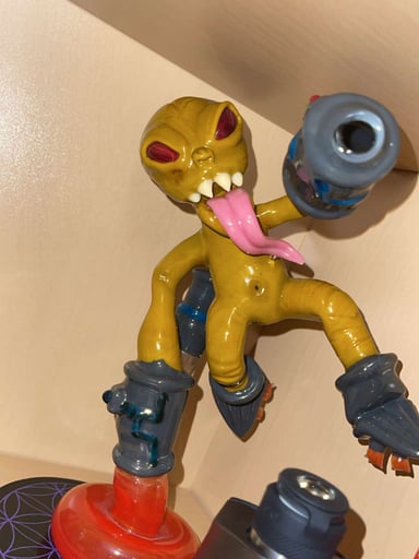Preview pic of Mythic glass alien