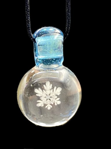 Preview pic of Chaka Snowflake Pendant