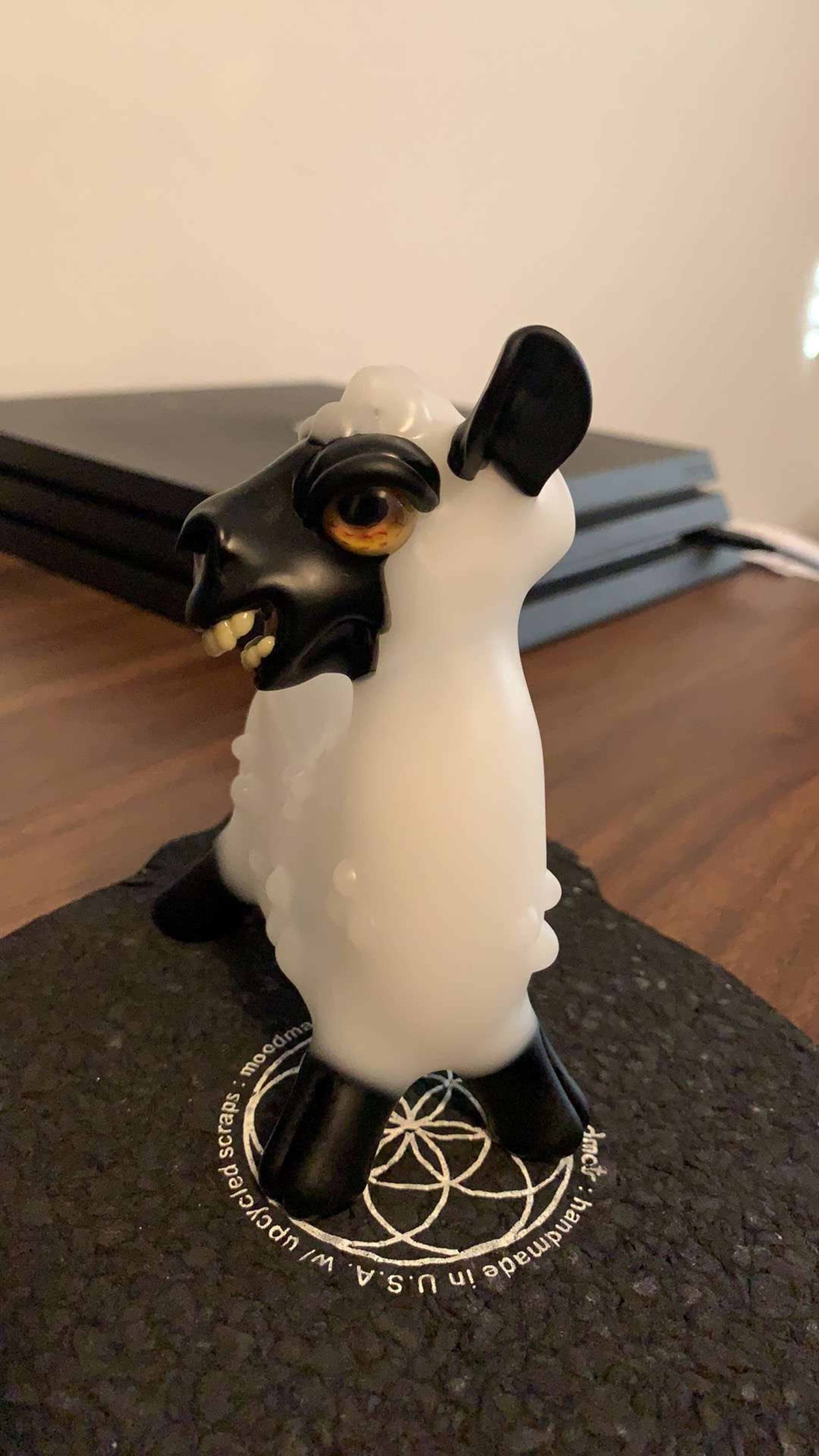 One of a kind Never used @Robertson.glass 2017 Age Show Sheep with @Algae._ Slurper set image 0