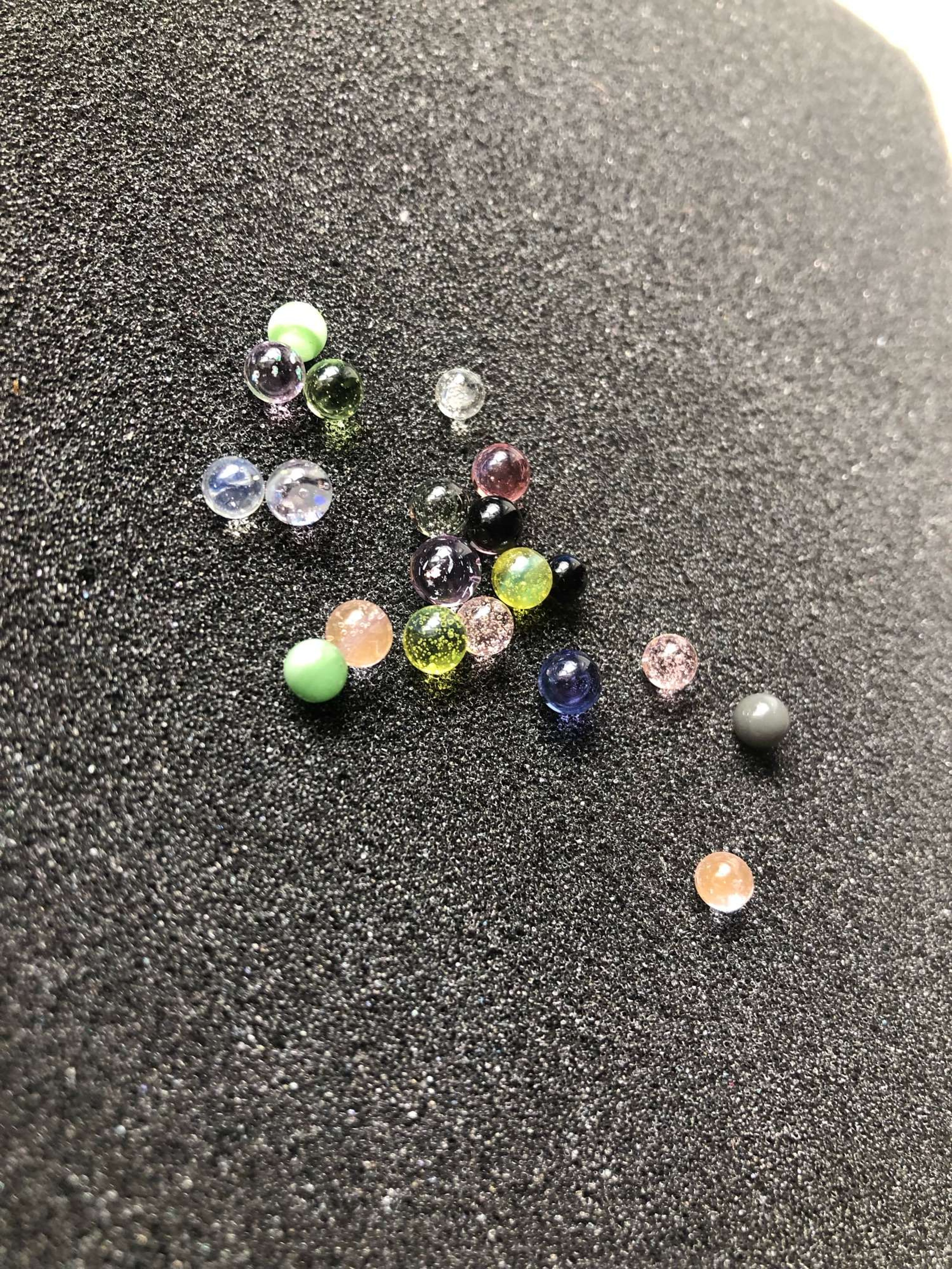 Preview pic of lot of 20 pearls