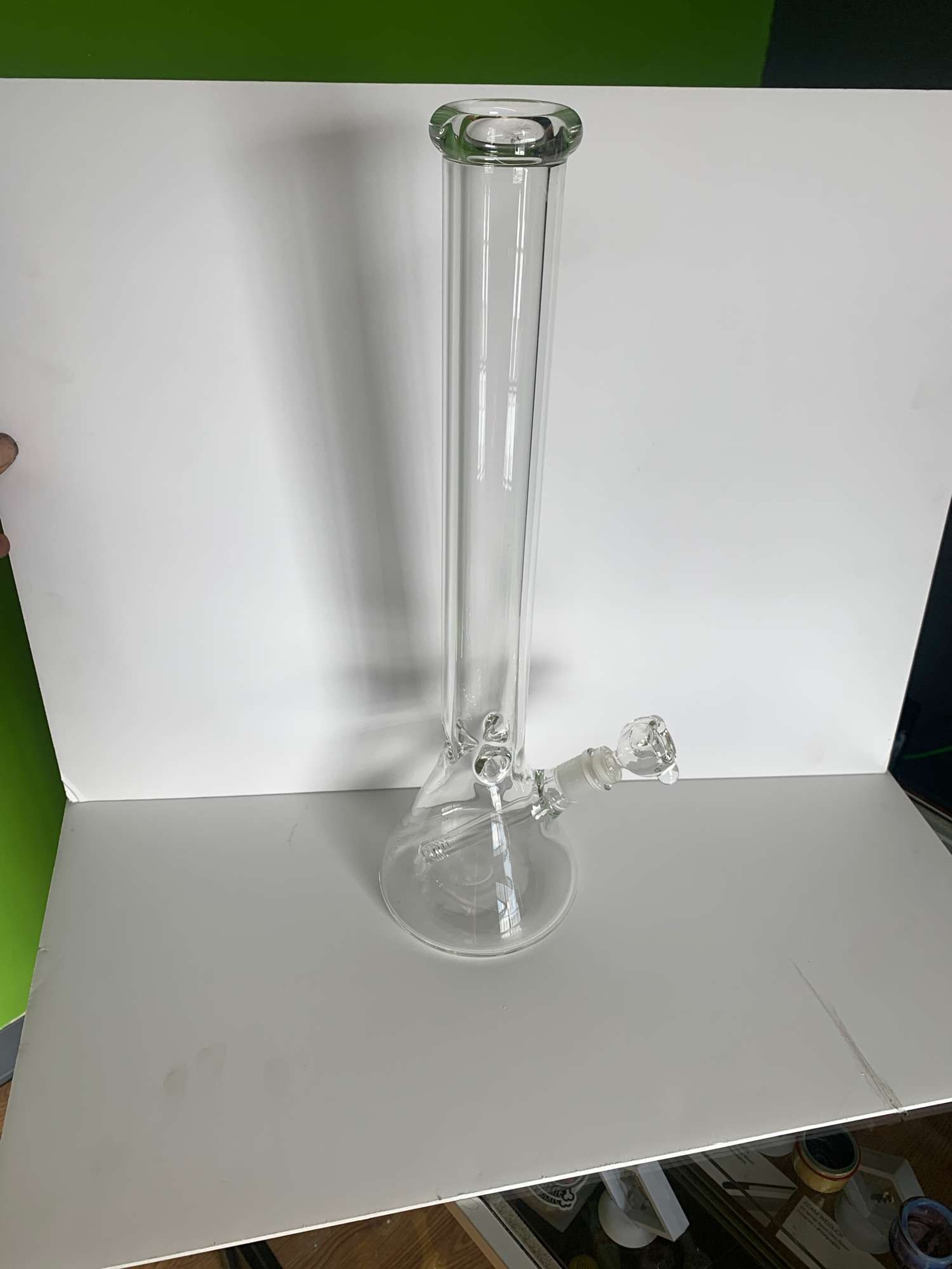 Preview pic of 18” clear bong