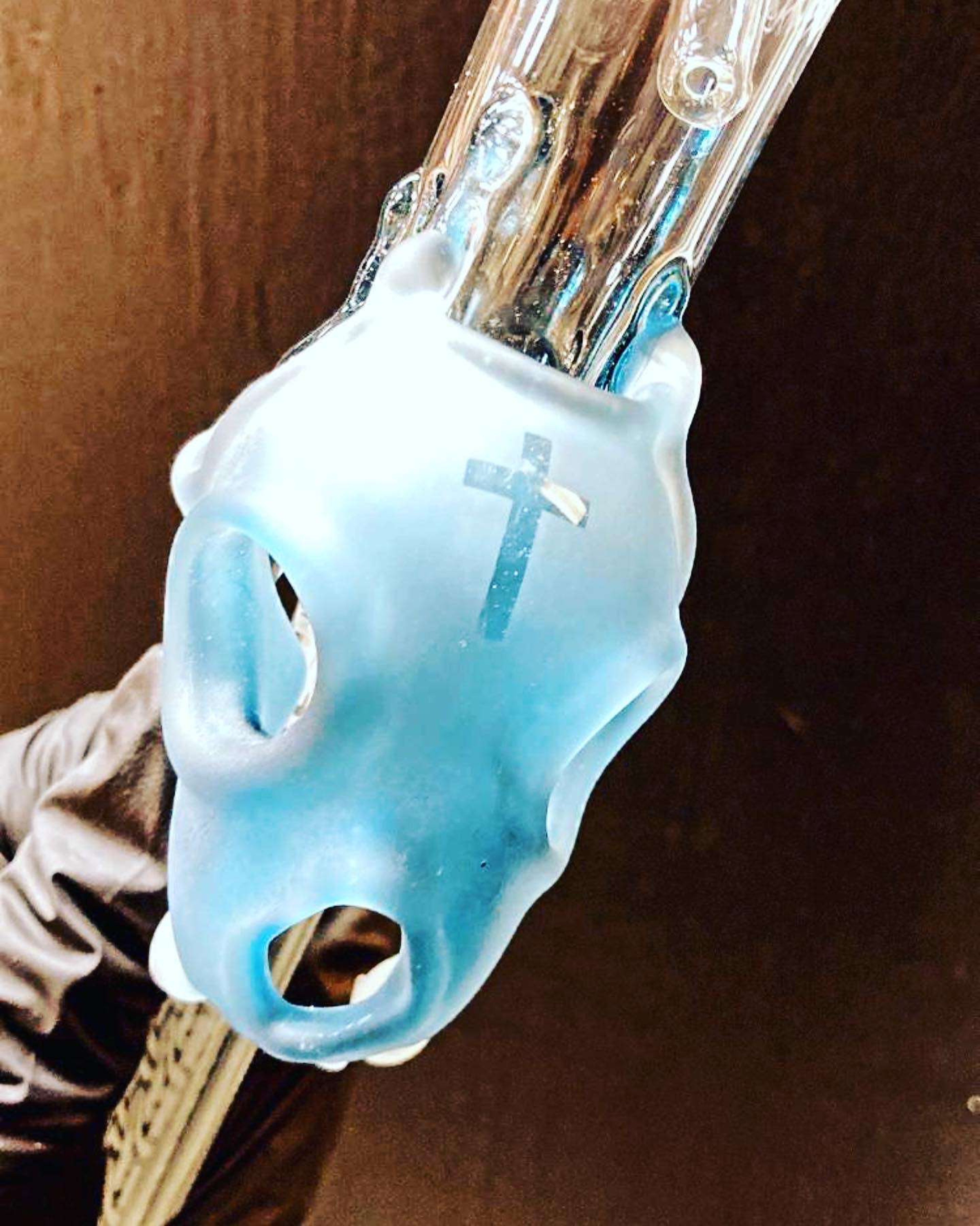 Danleeglas_ Uv Reactive Skull / Sword piece image 0