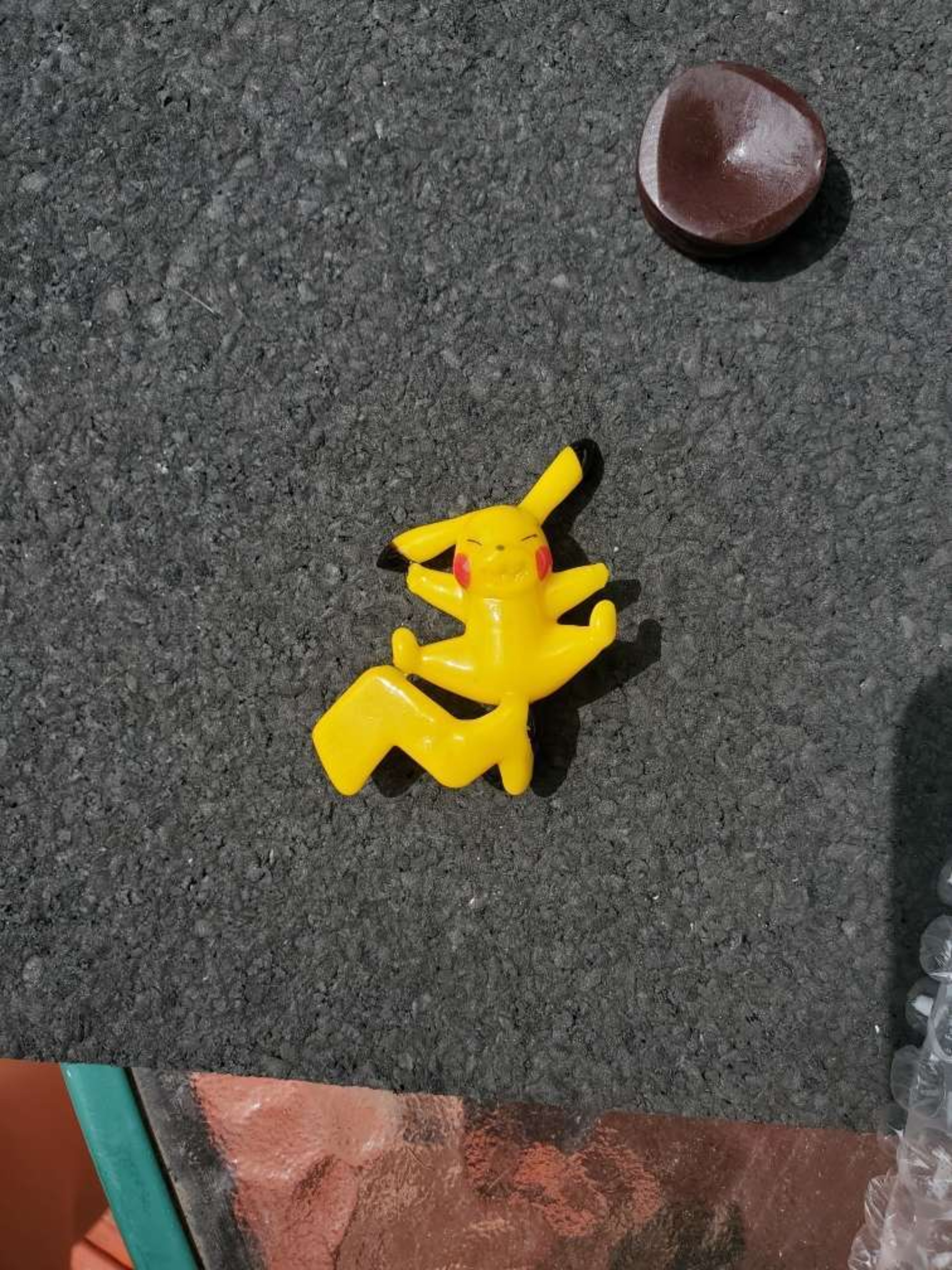 Pikachu pendant image 0