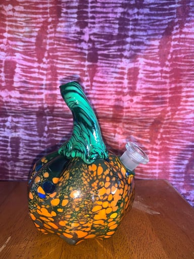 Preview pic of Little pumpkin bong