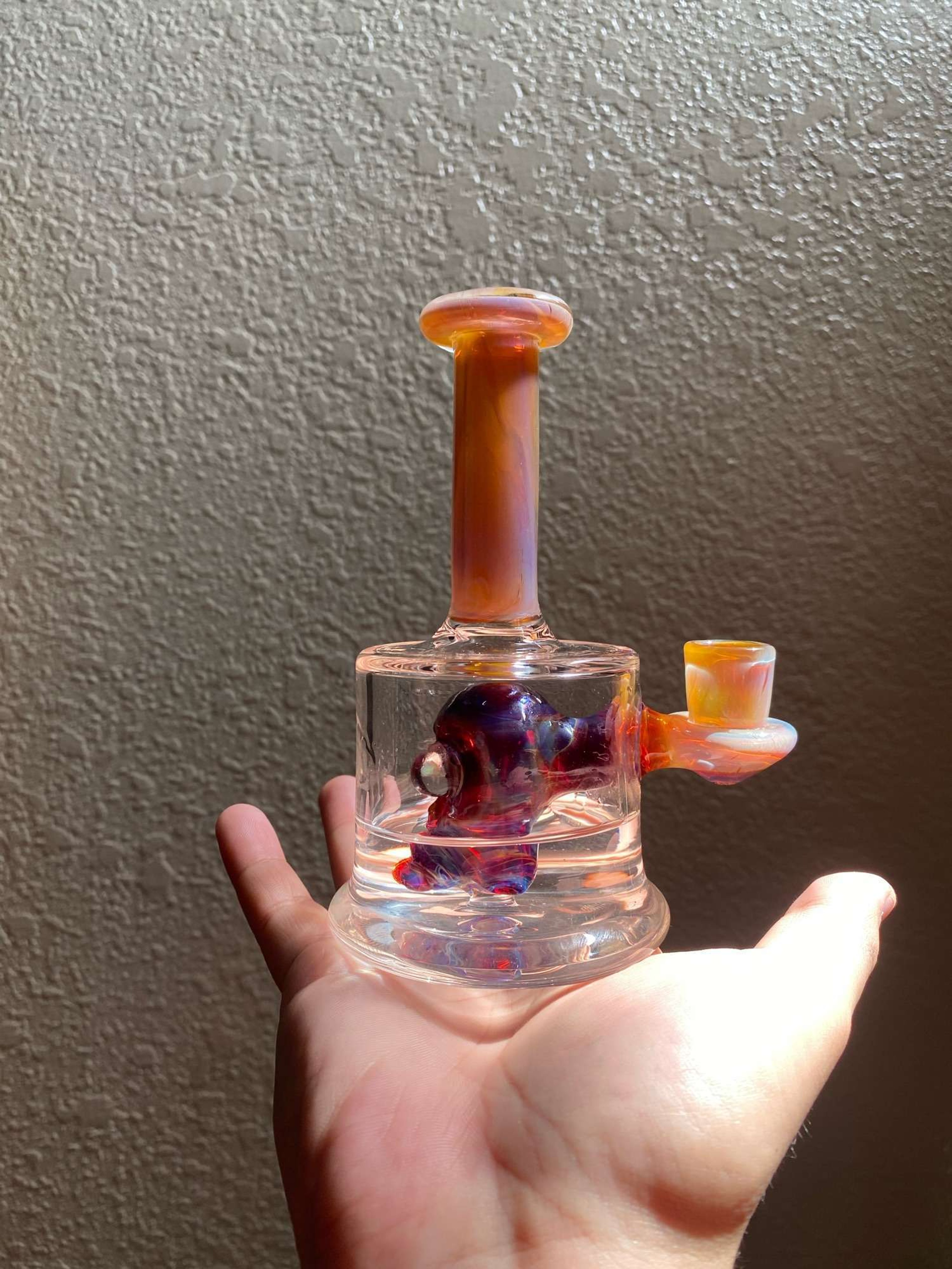 Notorious V Glass image 0