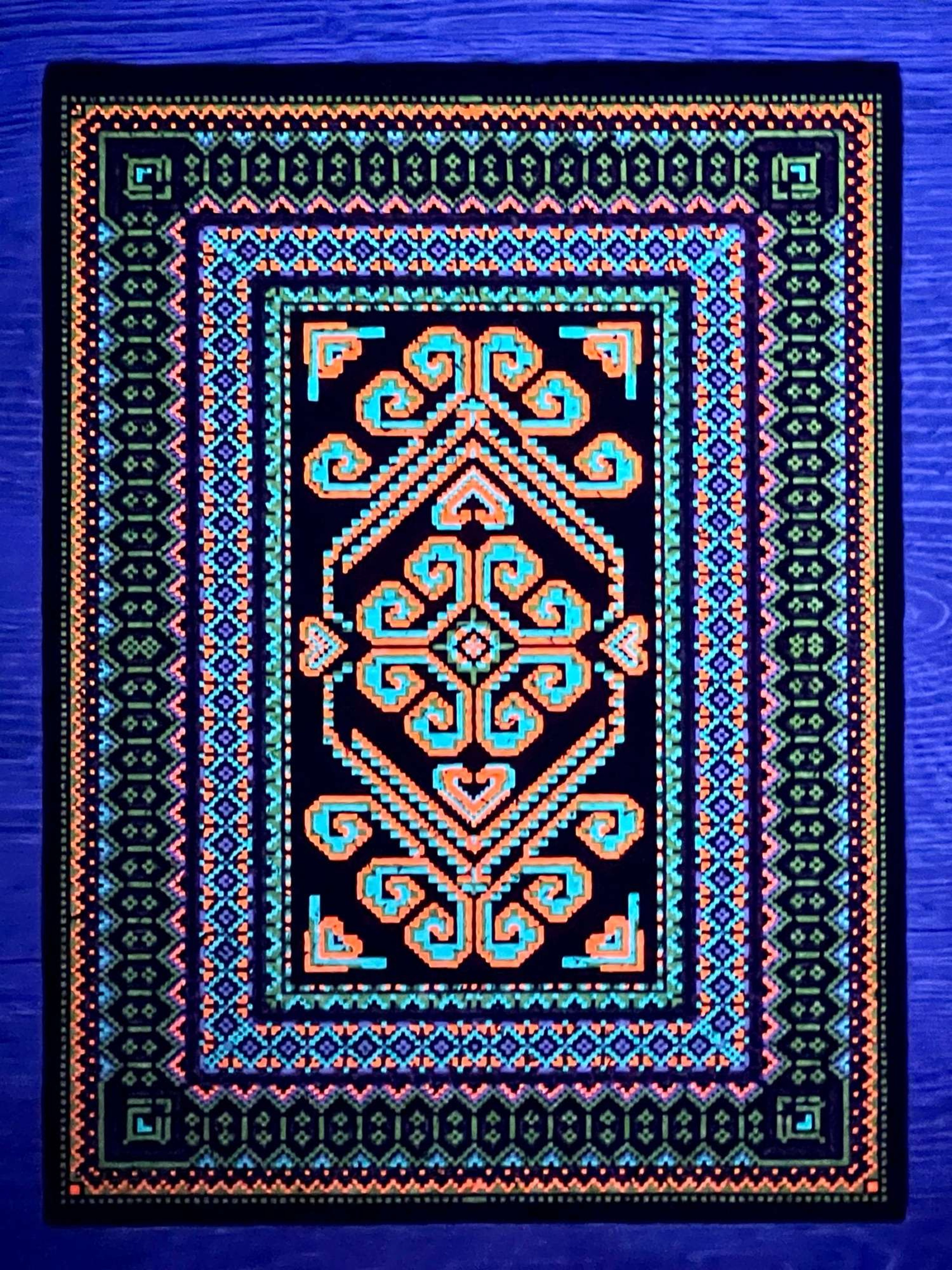 Preview pic of “Heartbeat Bitrug” Brand New, Full Uv, 10/10 condition 