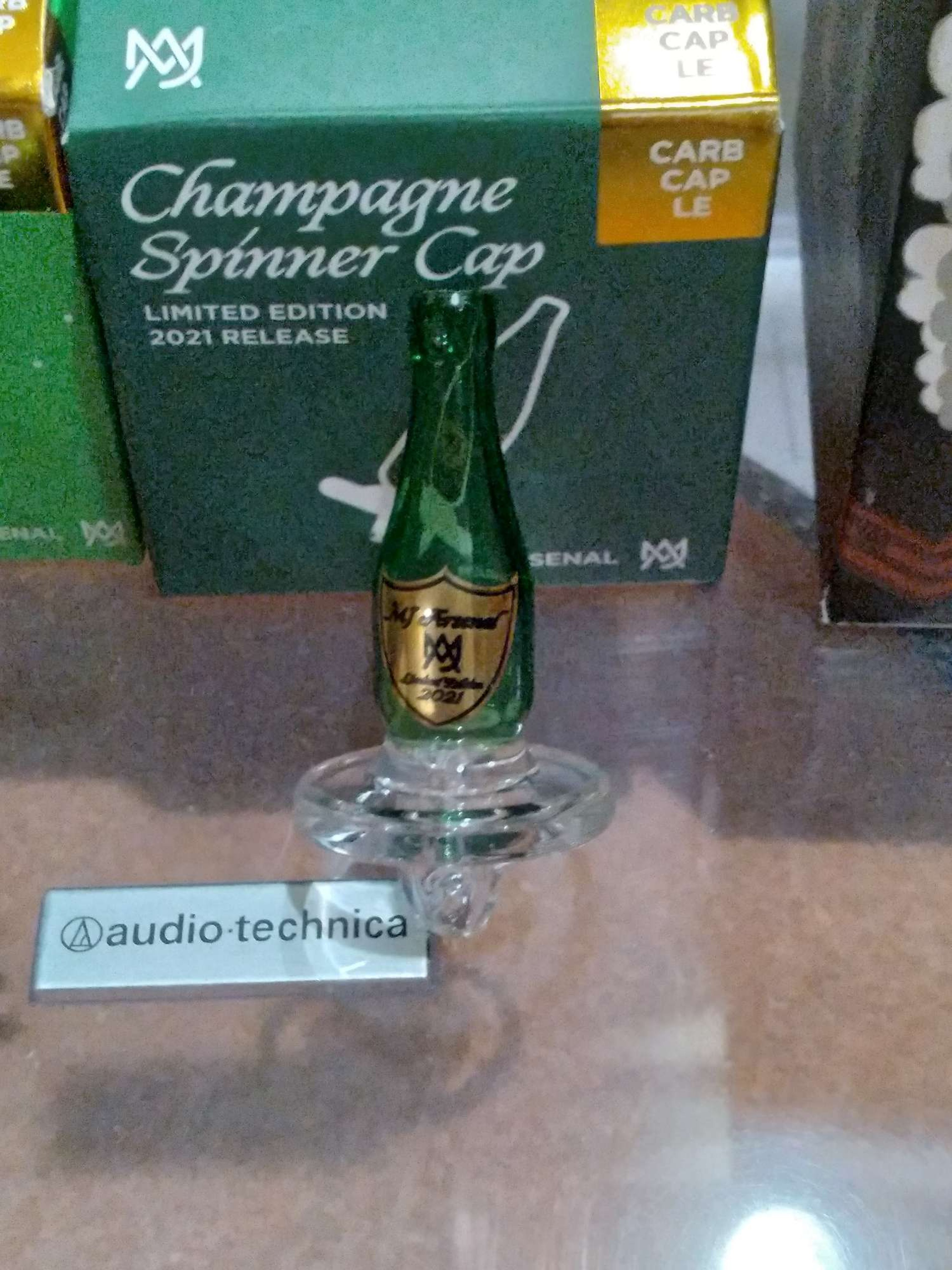 Mj arsenal champagne carb cap image 0