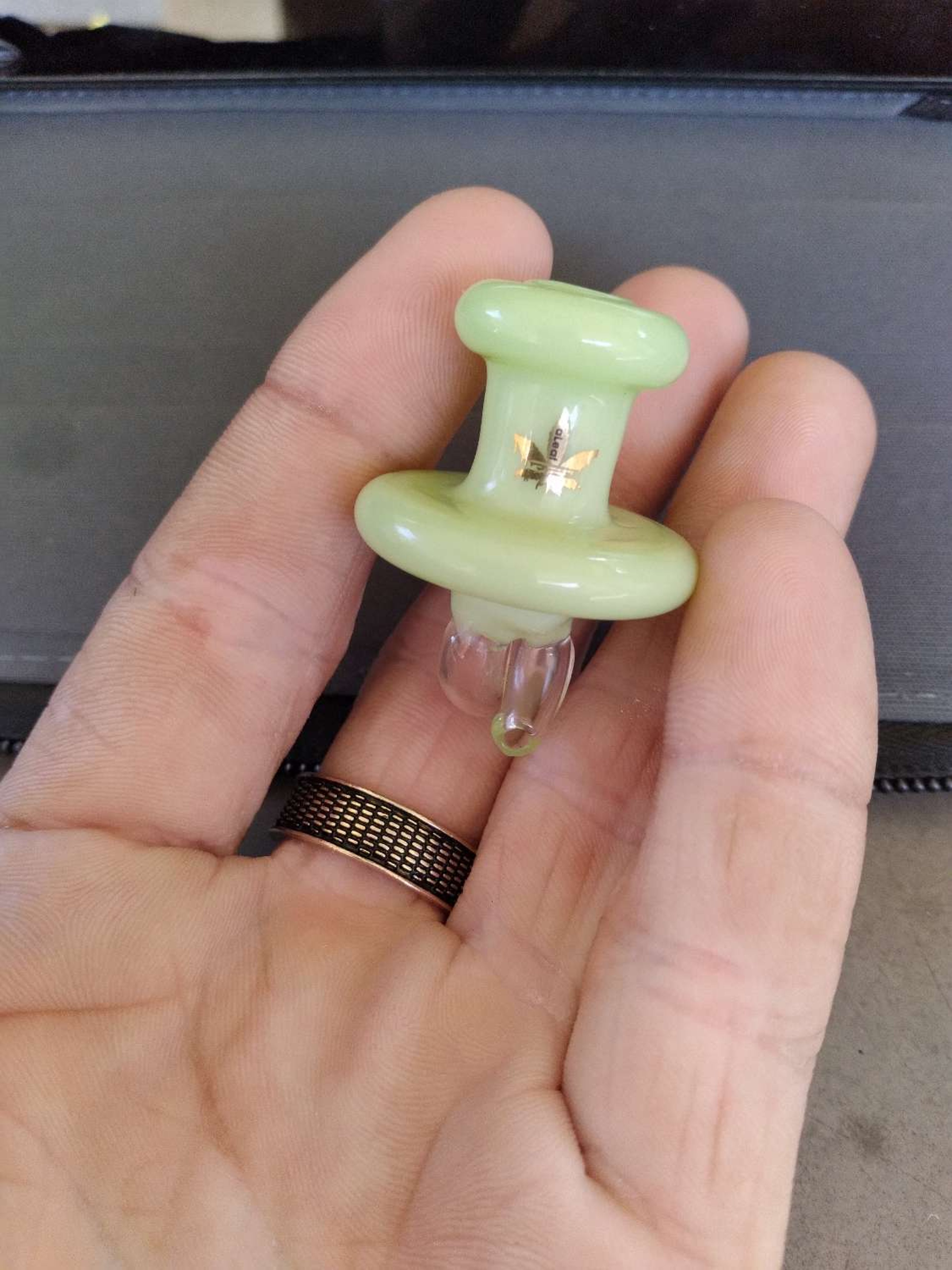 Directional flow cap image 0