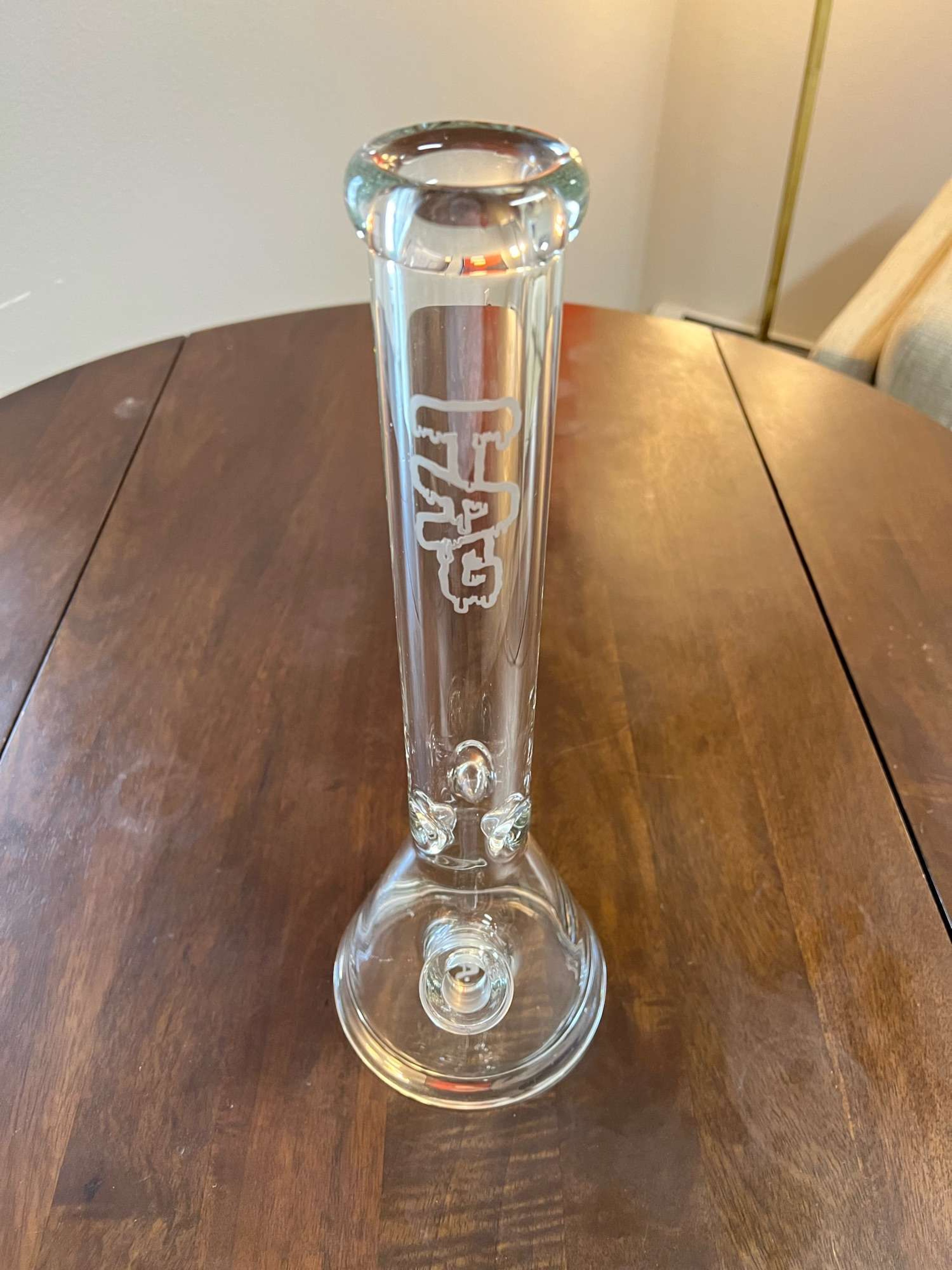 TAG 16” BEAKER image 0