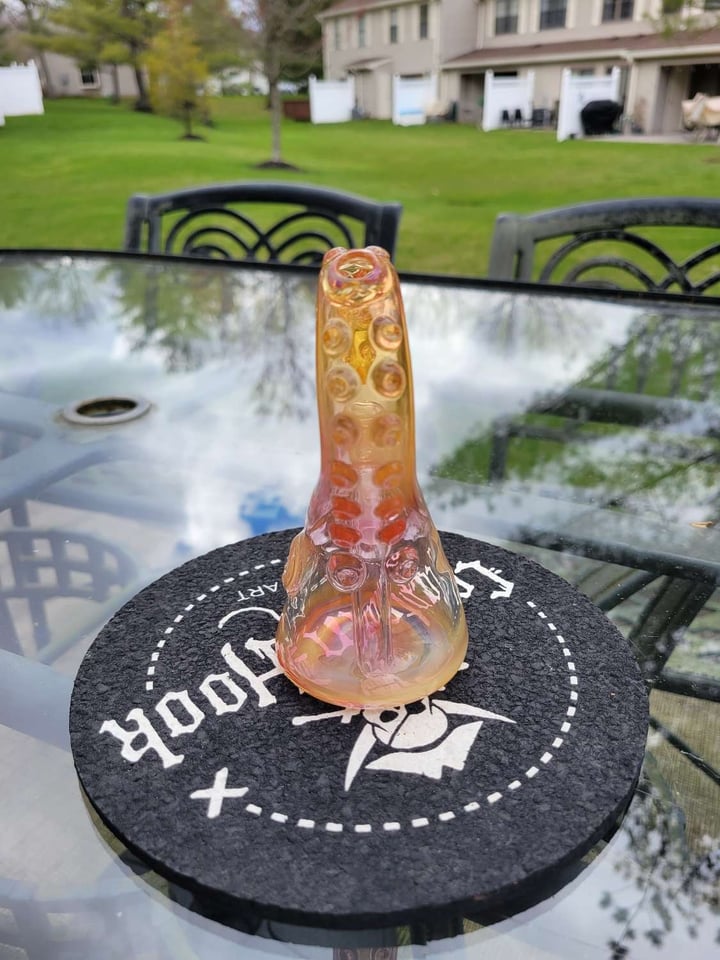 FLASH SALE Wicked glass fumed tentacle traveler Image 1