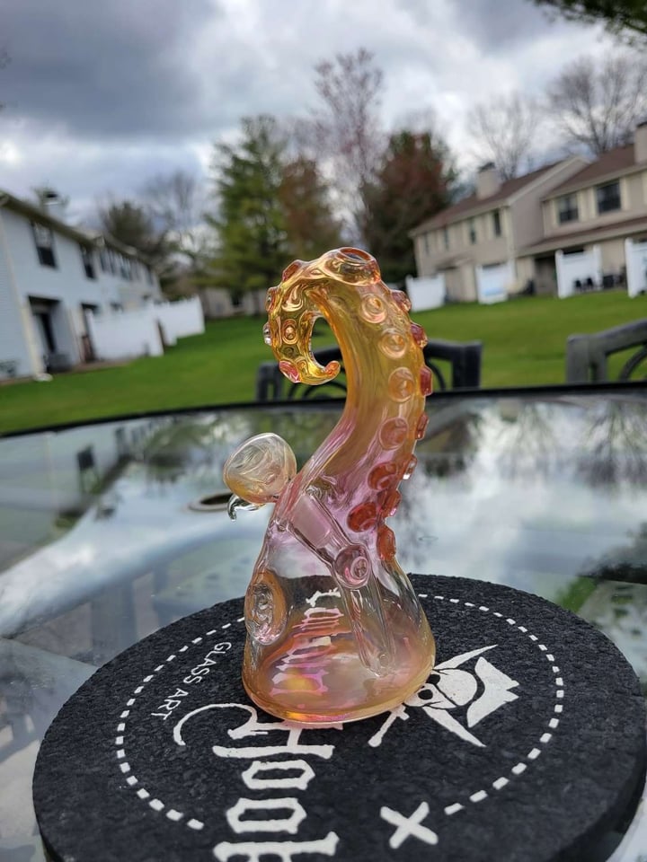 FLASH SALE Wicked glass fumed tentacle traveler Image 2