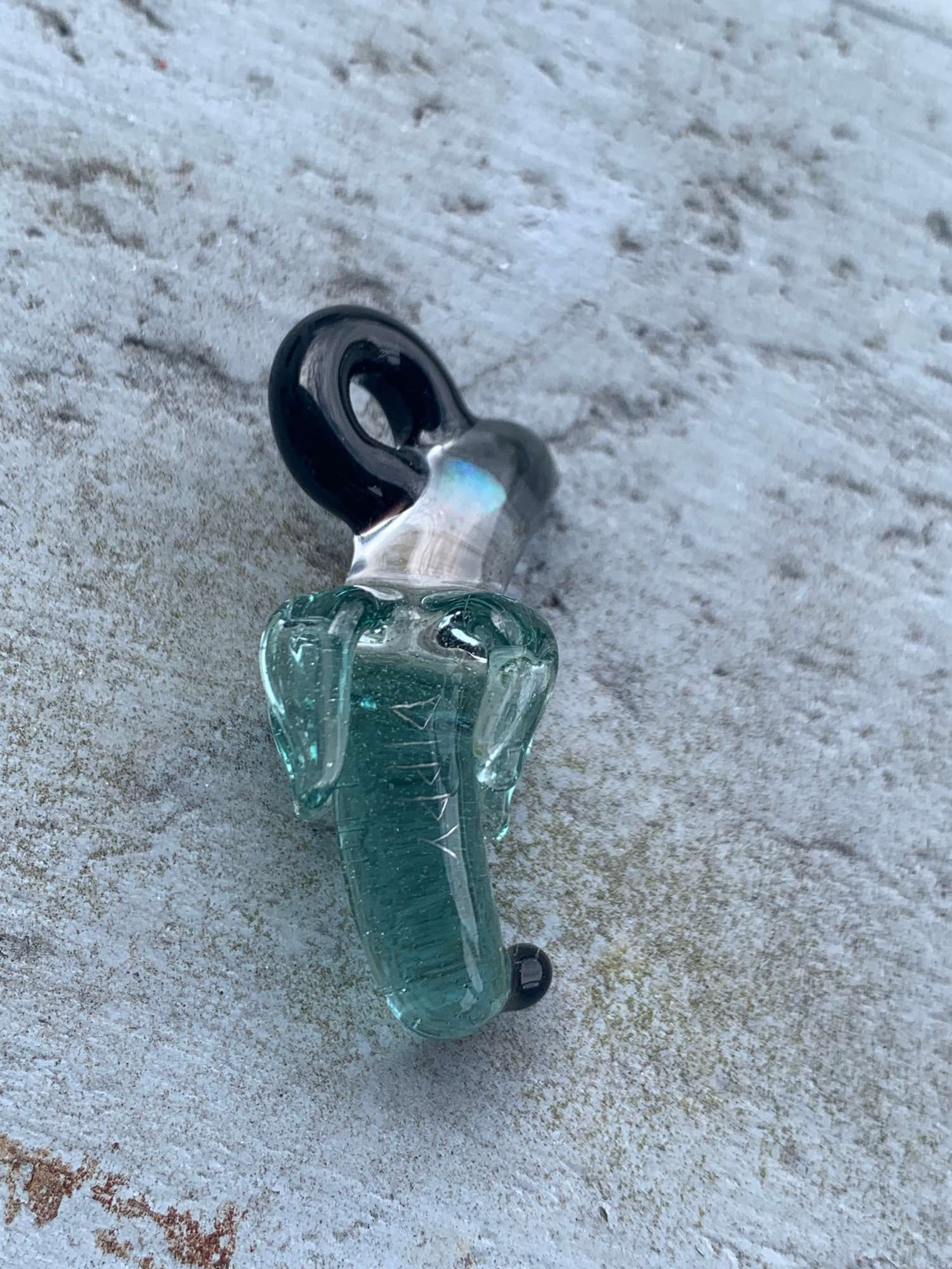 Dippy pendant image 0