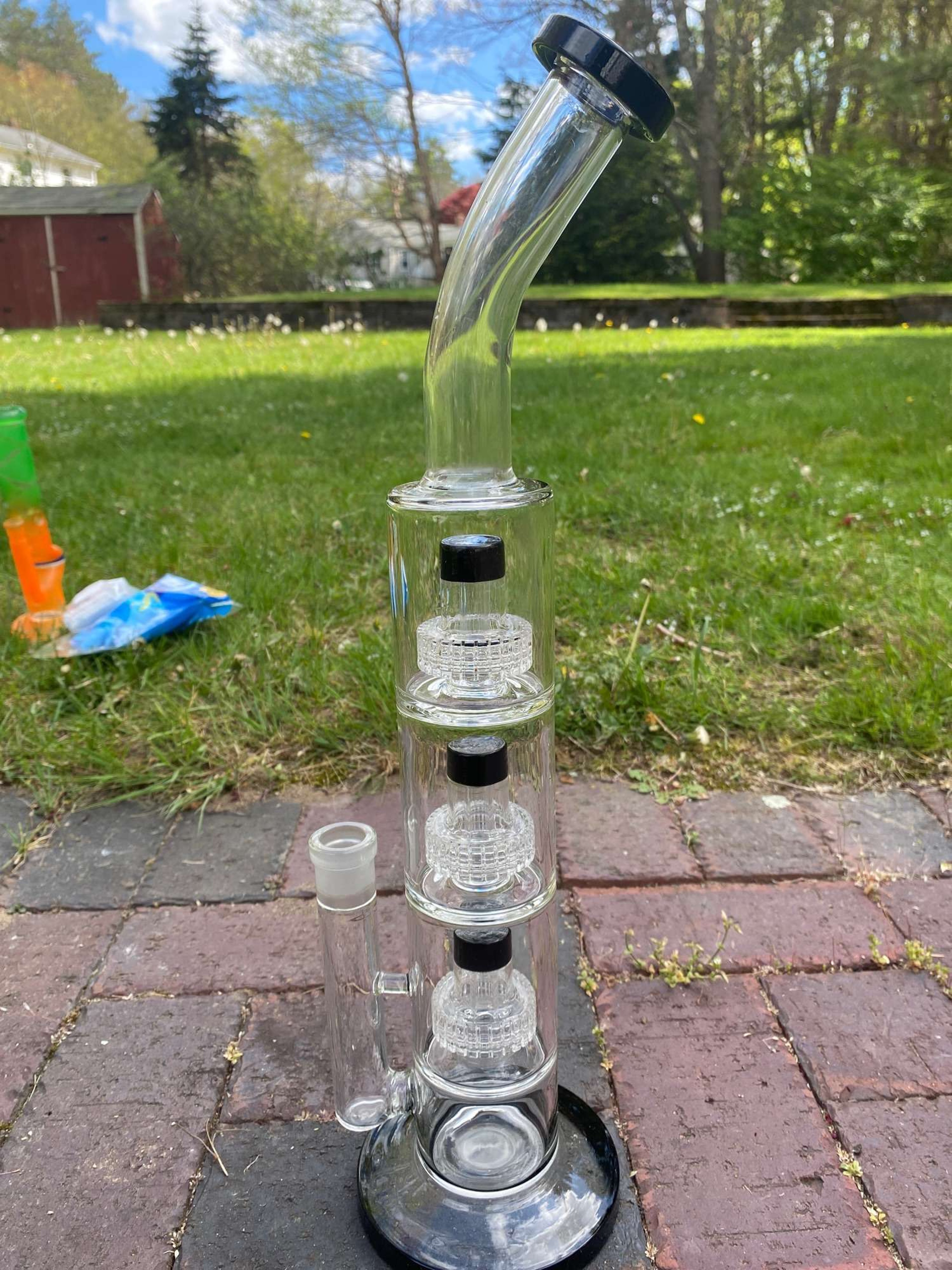 Preview pic of Water pipe - Bong