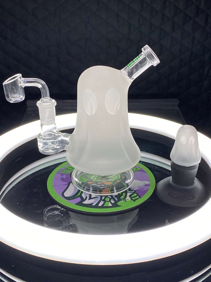 Hemper Co Ghost Piece with matching Ghost Carb Cap