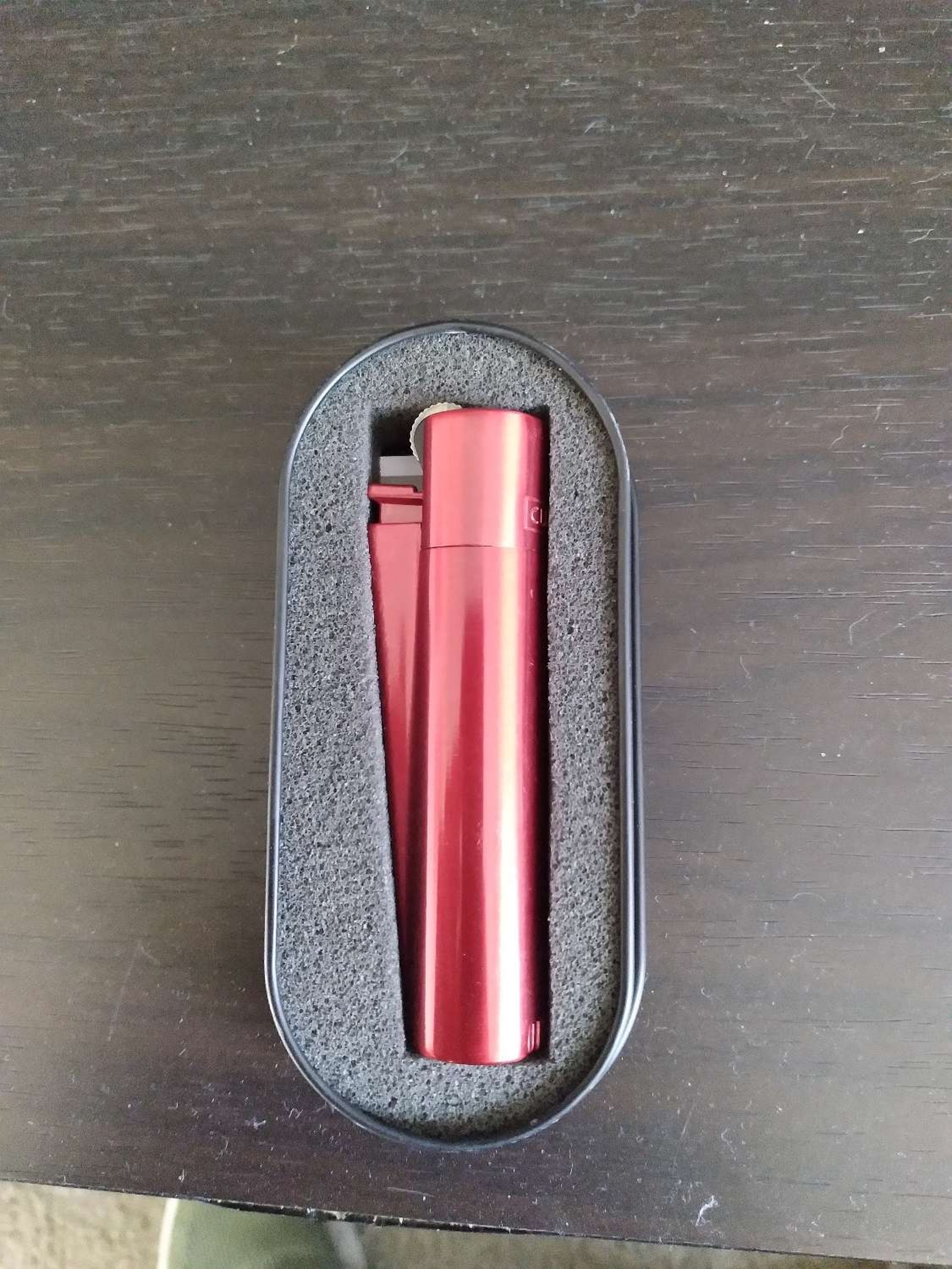 Red metal clipper image 0