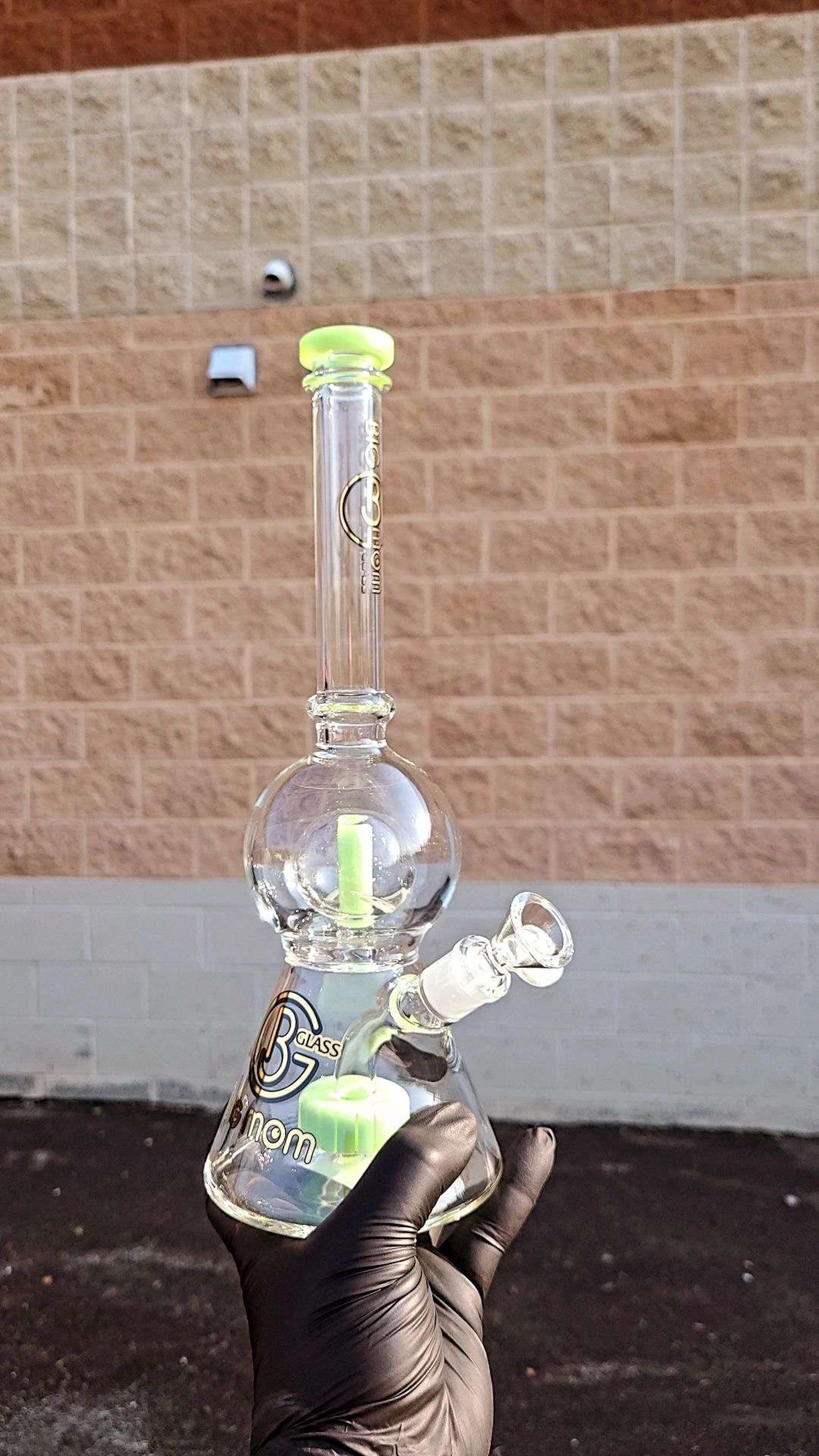 Preview pic of Big mom mini beaker