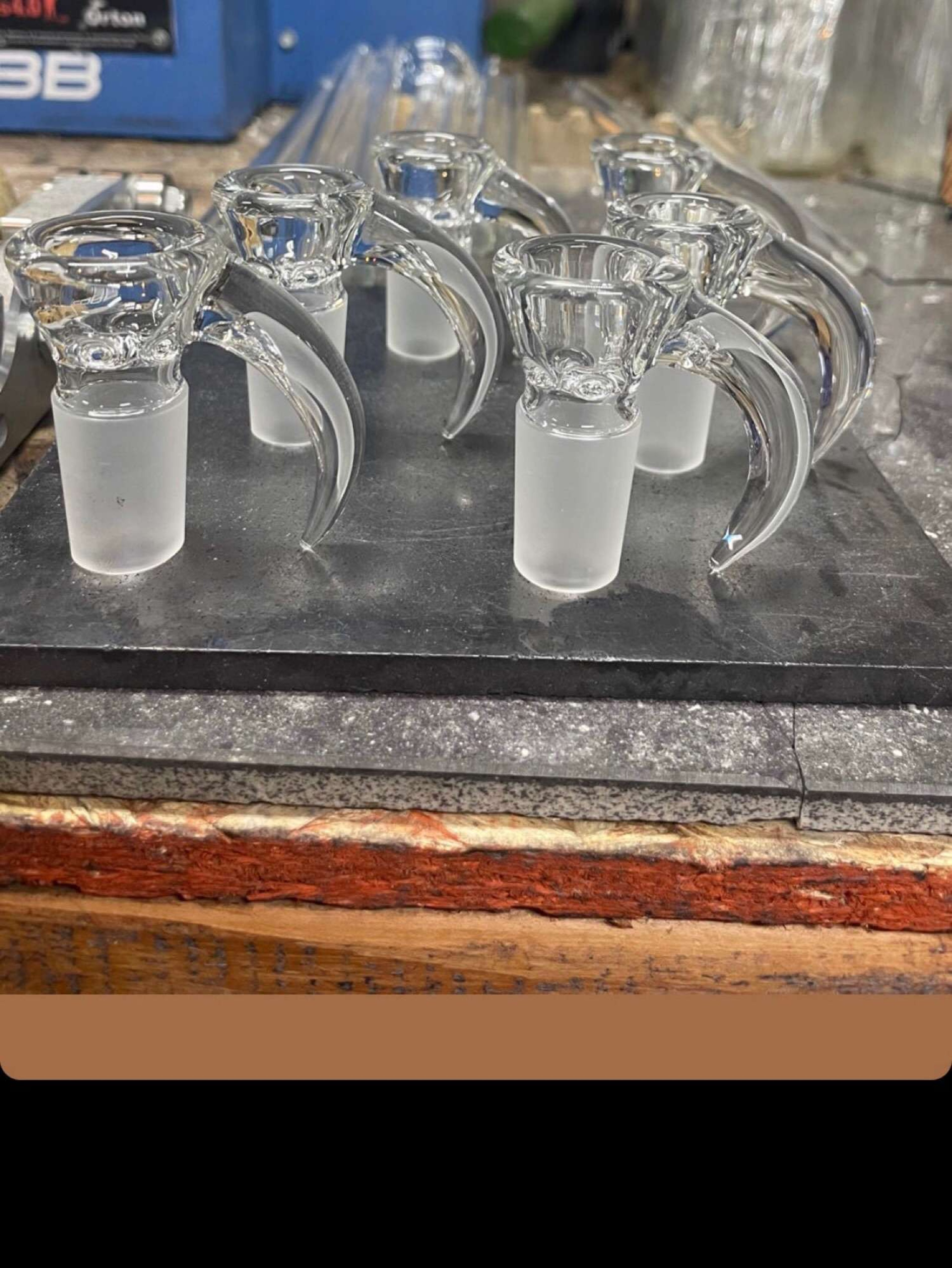 Preview pic of 18mm 4 hole clear slides