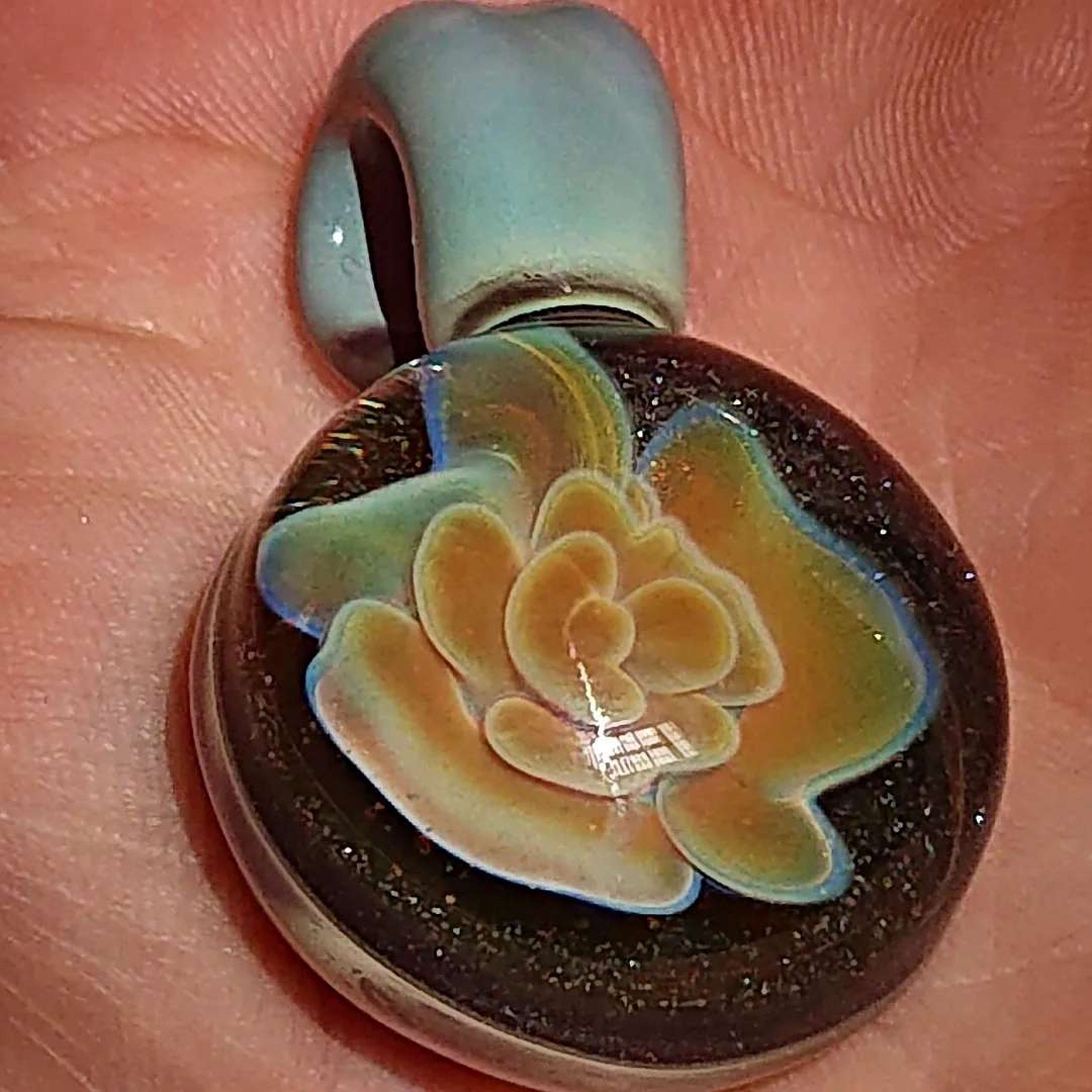Striking Flower Pendant image 0