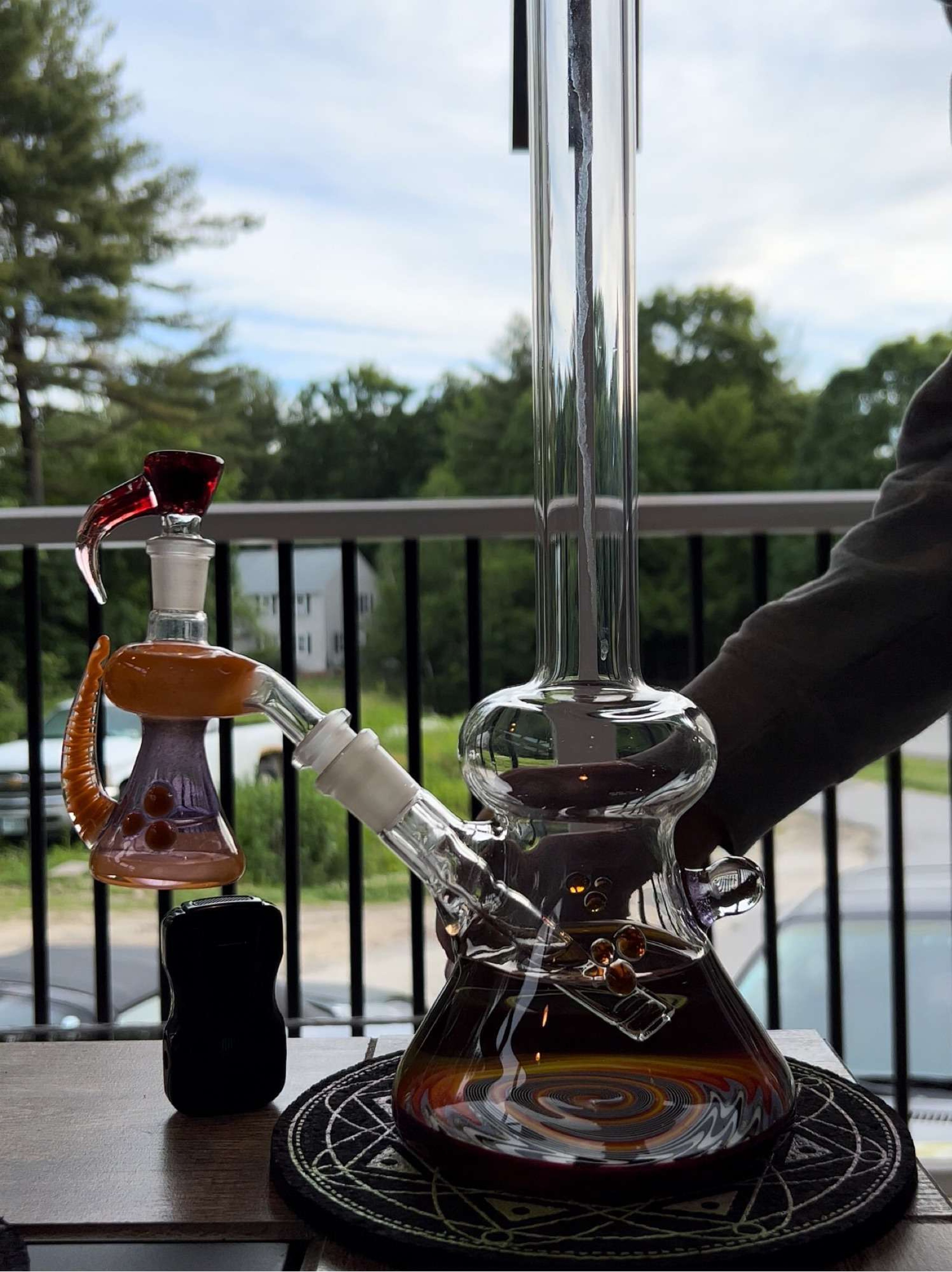 Mohawk glass beaker with Mohawk dry catch image 0