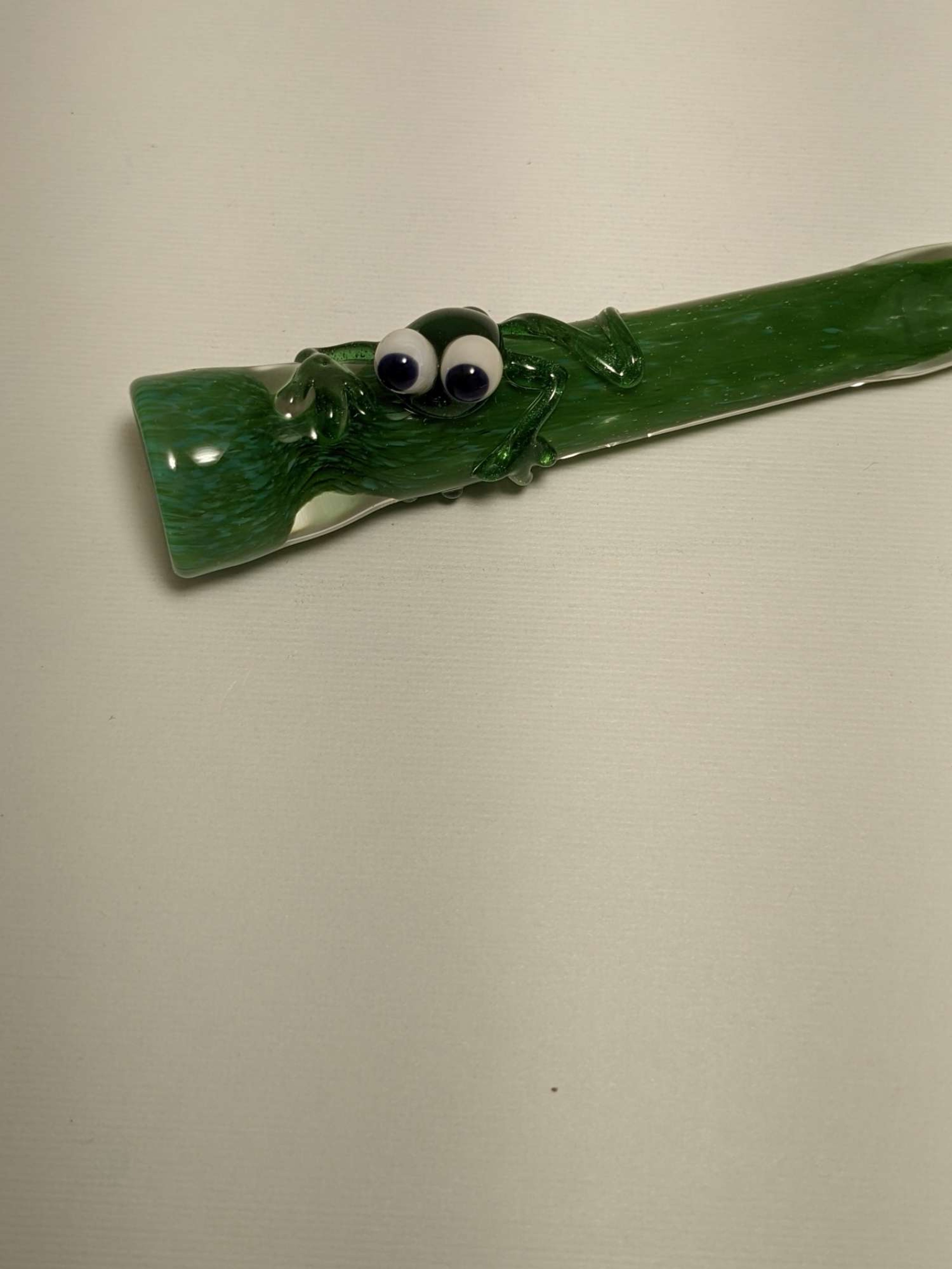 Preview pic of Green Frog on Green