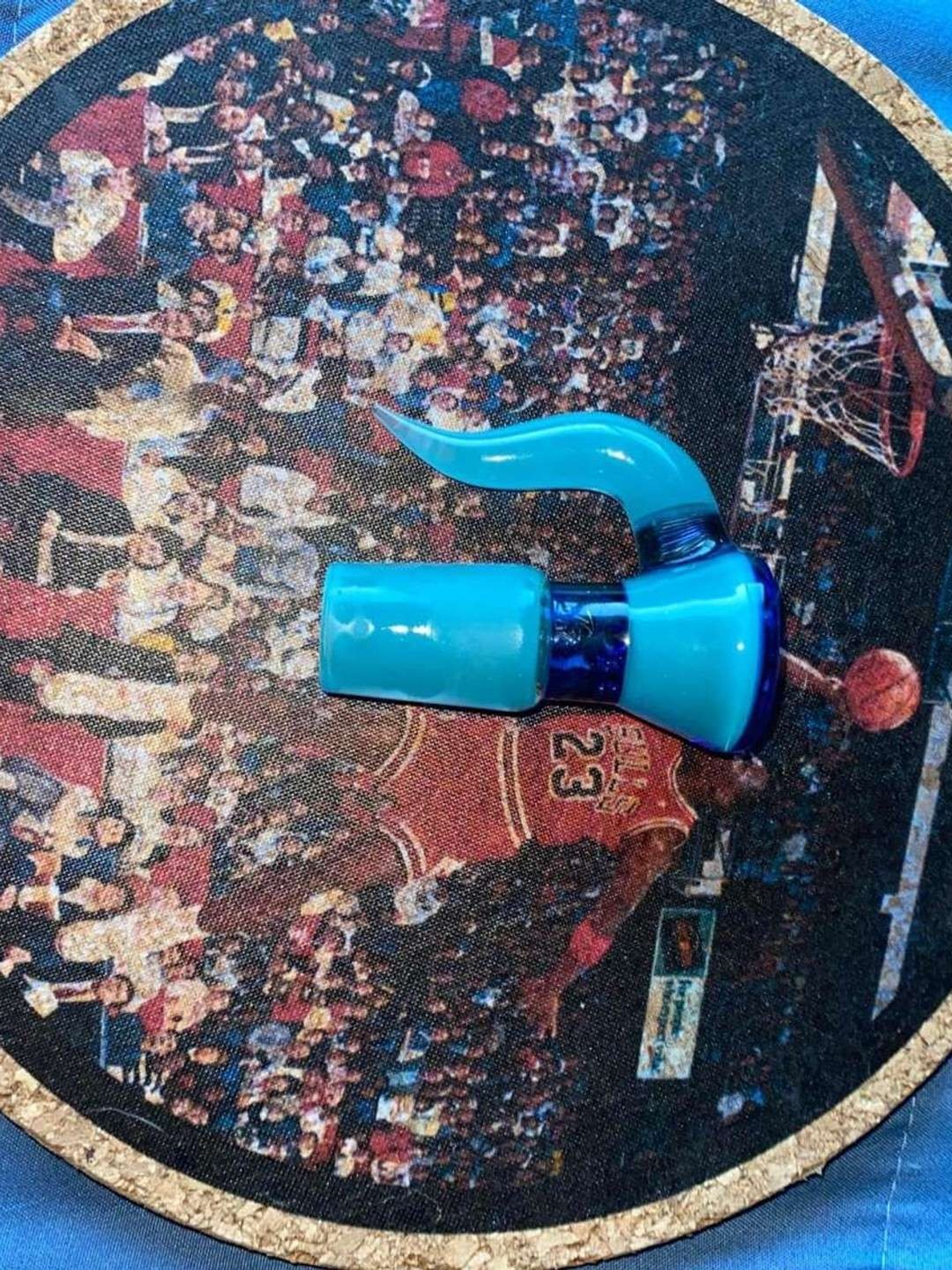 Preview pic of Tripa Glass UV Reactive Slide 