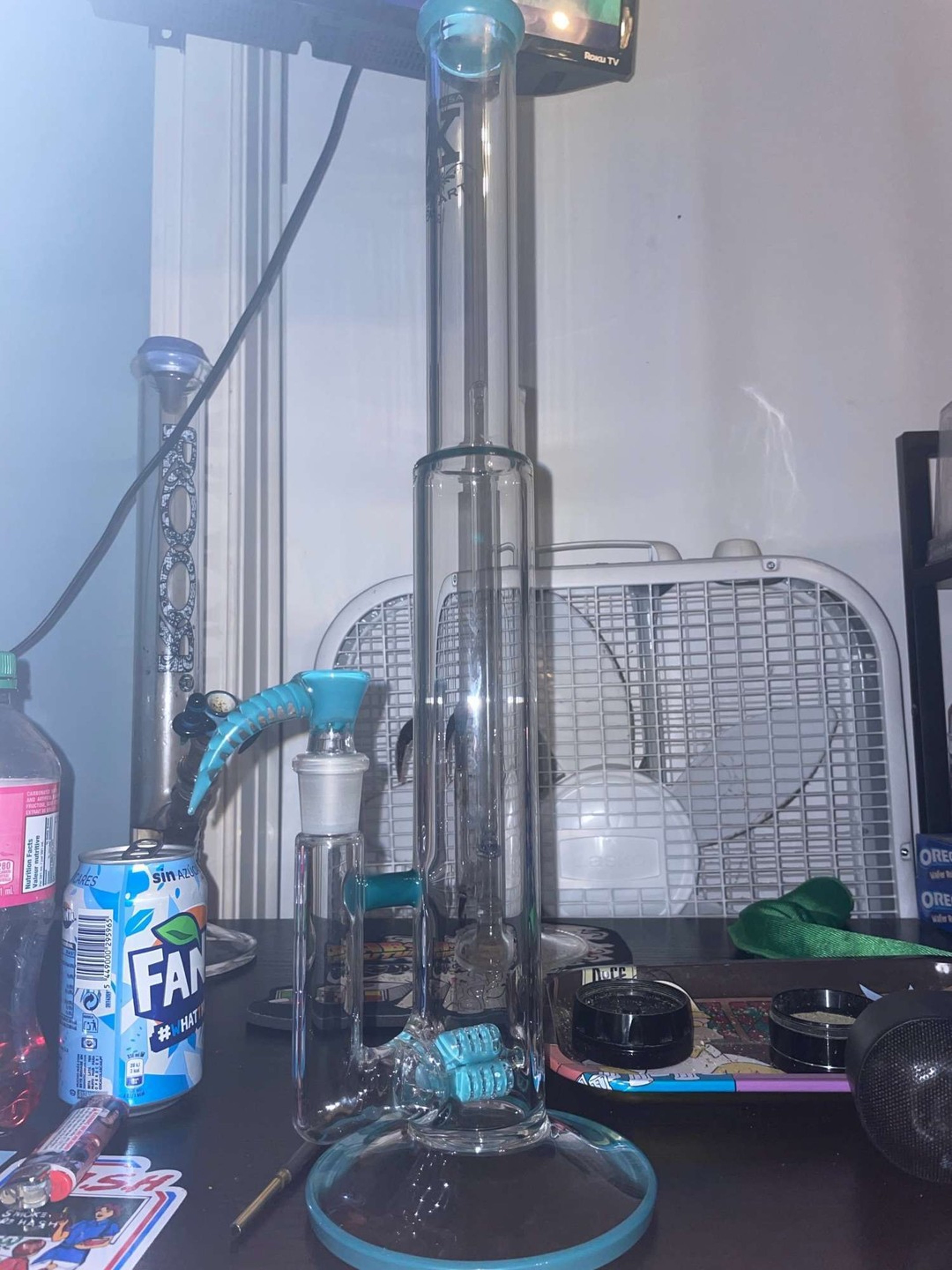 Preview pic of 2kglass art triple meshline perc accented in agua azul 