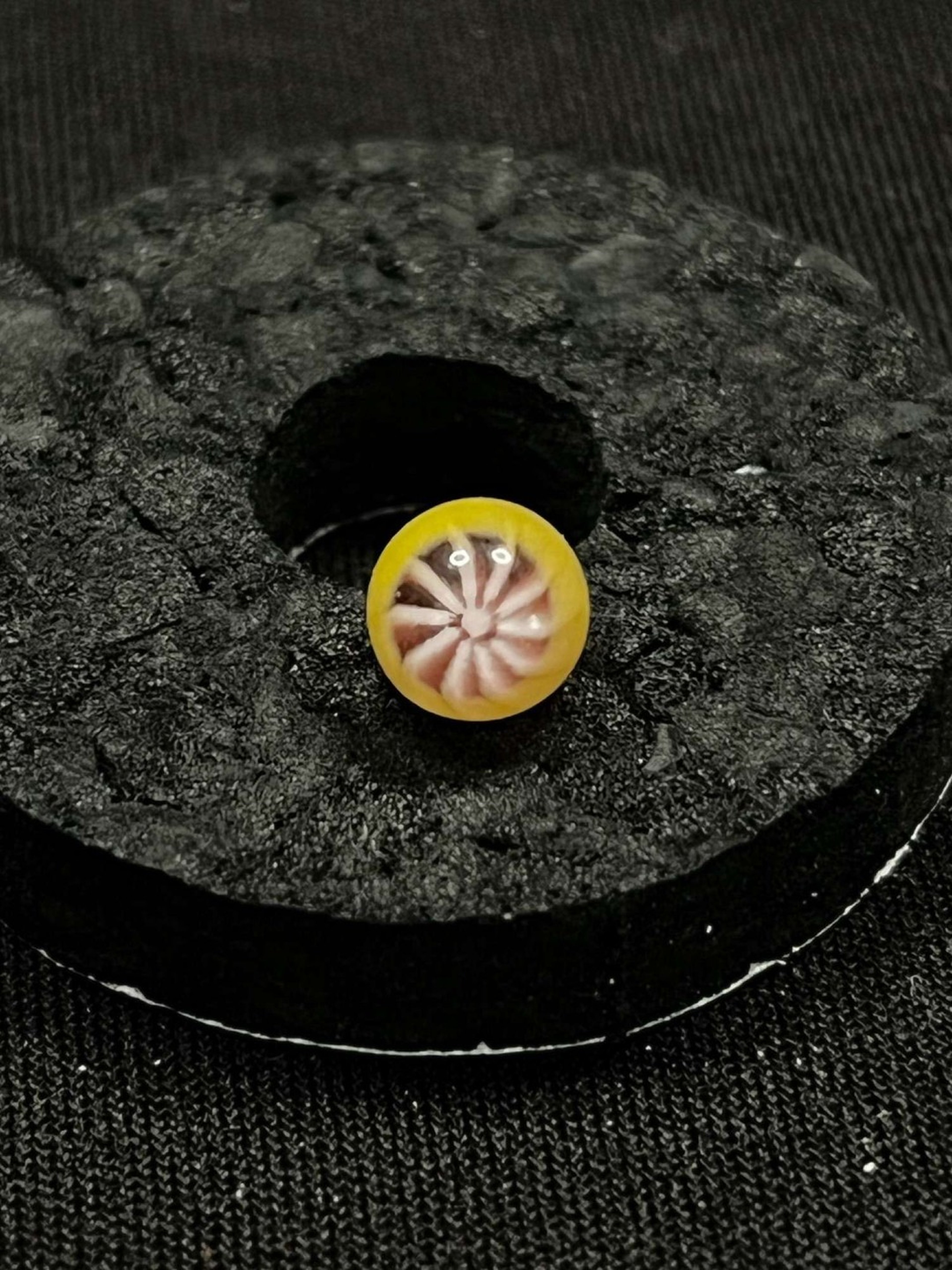 Preview pic of Full Grapefruit Slice Terp Pearl by Lyons Glass