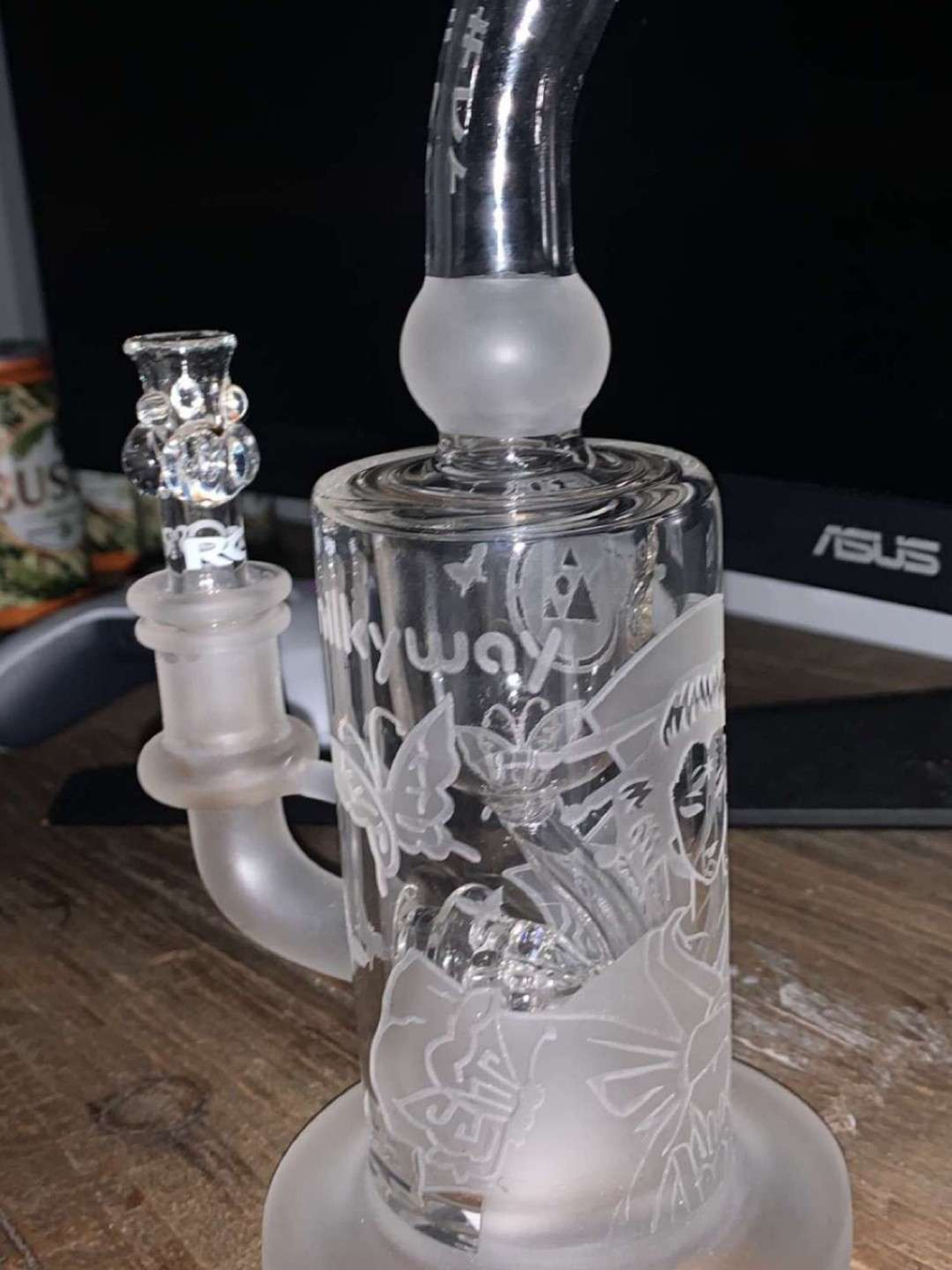 Preview pic of Milky Way Glass “Kabuki” Recycler 